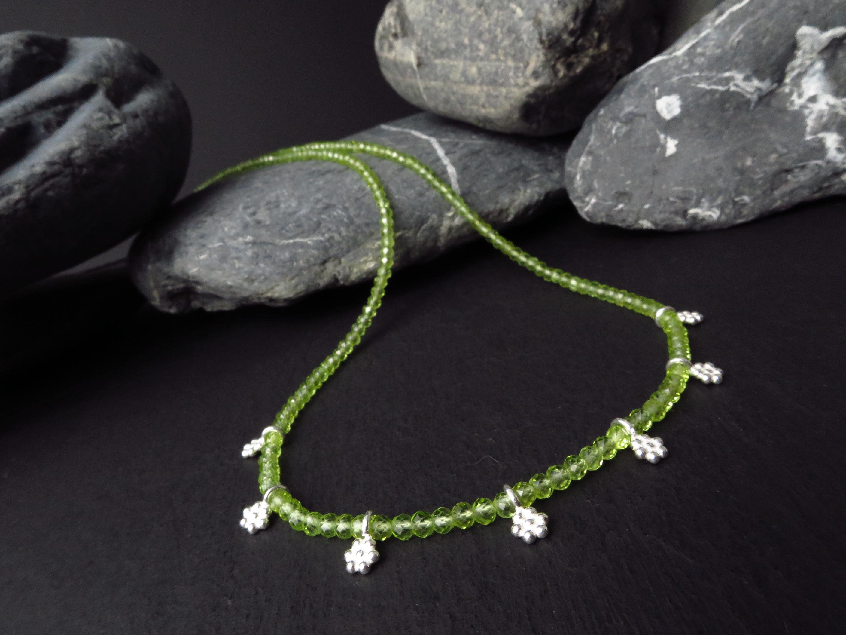 Peridot Kette grün Edelsteinkette 49cm Blumen Silber