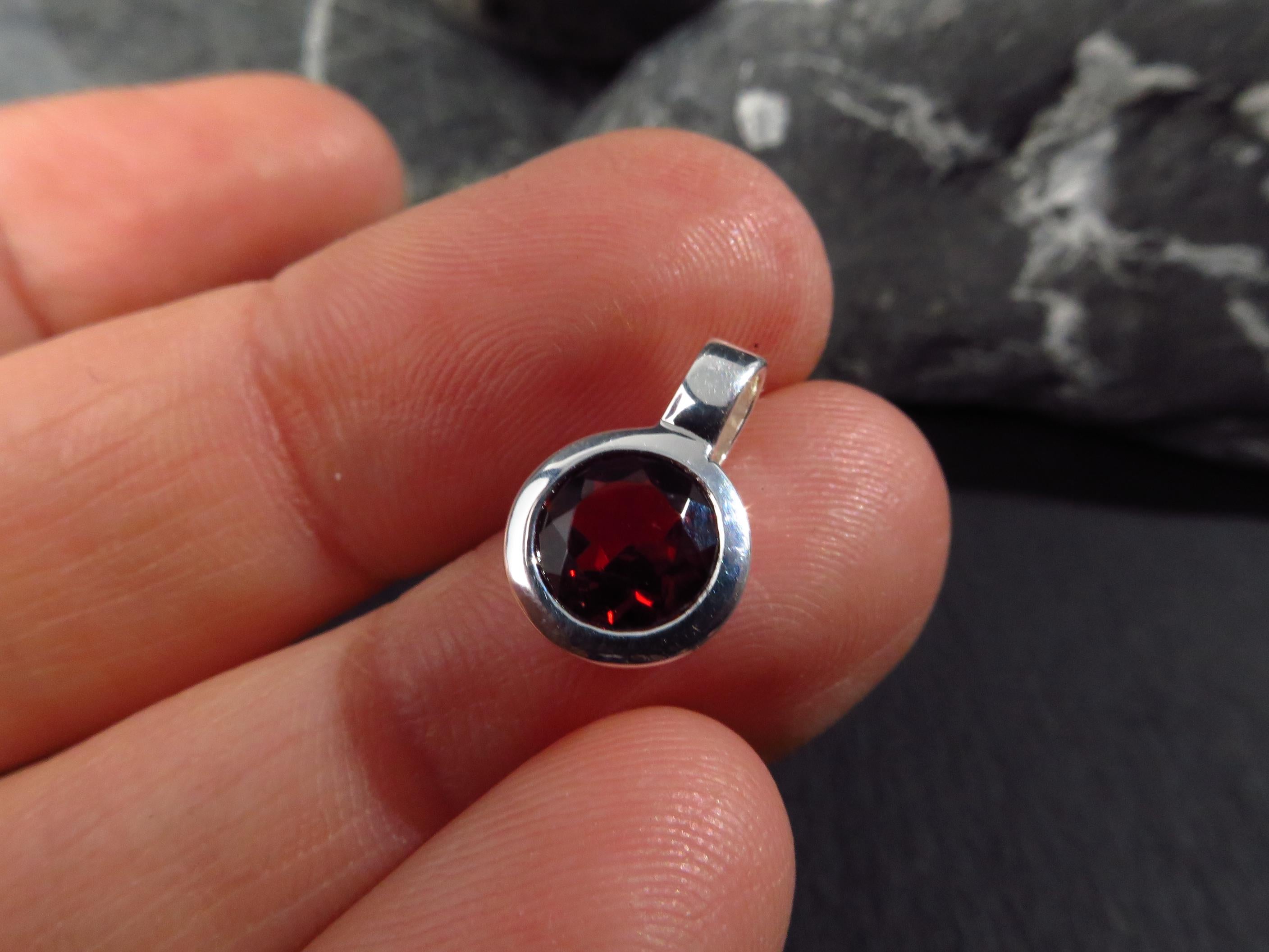 Granat Kettenanhänger Silber Geburtsstein Januar