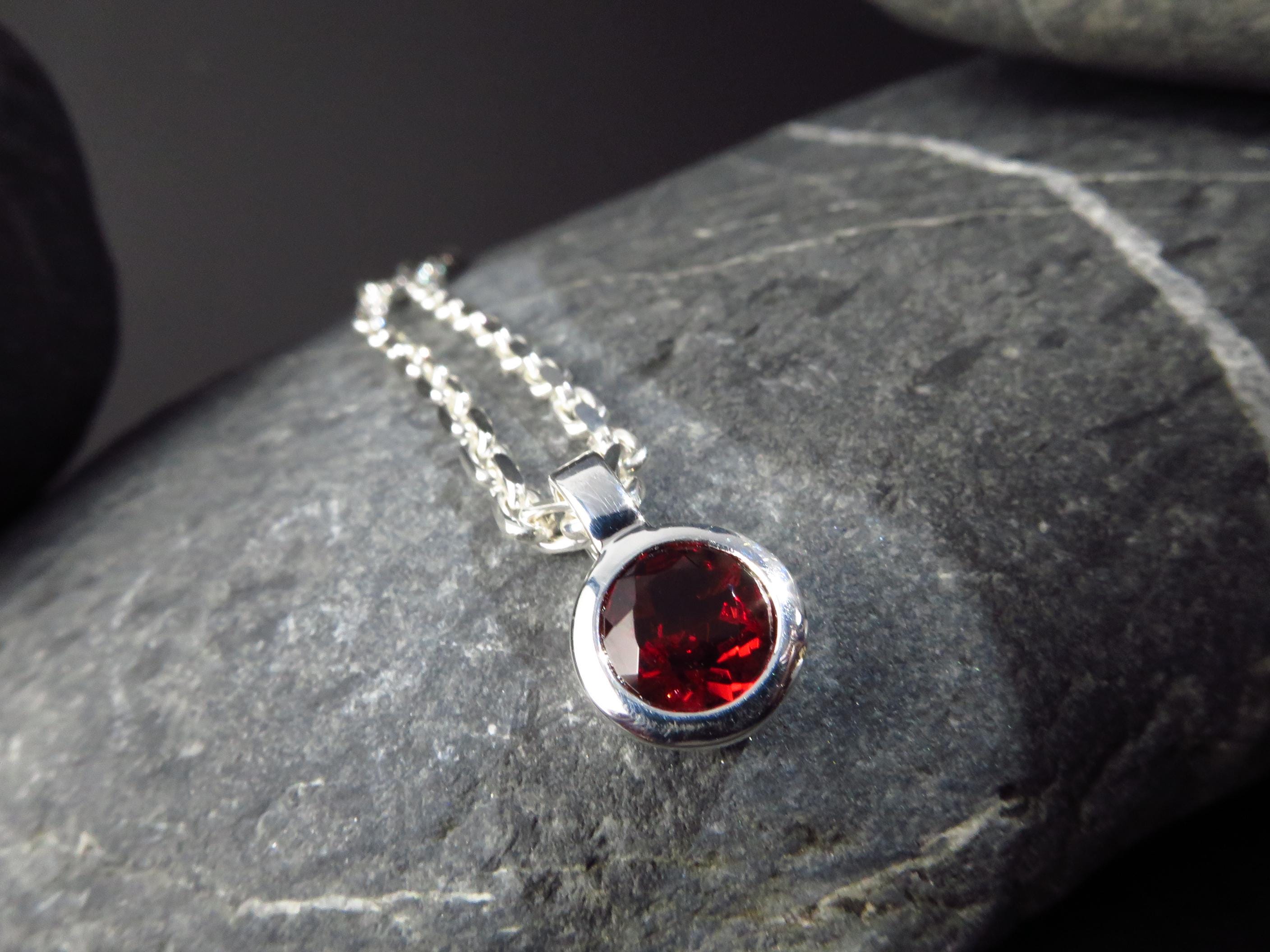 Granat Kettenanhänger Silber Geburtsstein Januar