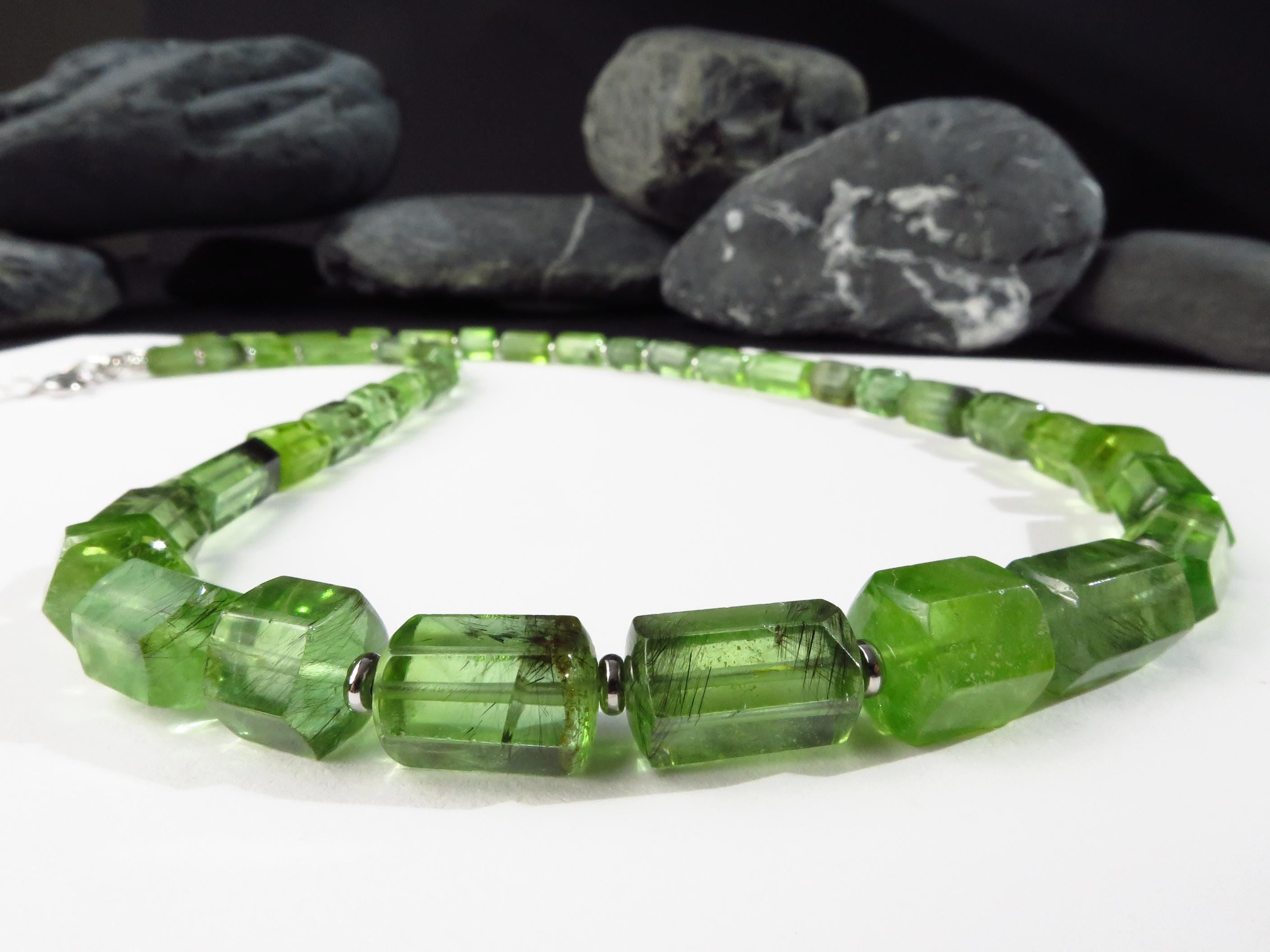 Peridot Ludwigit Kristalle Nadeln Kette Silber Rarität