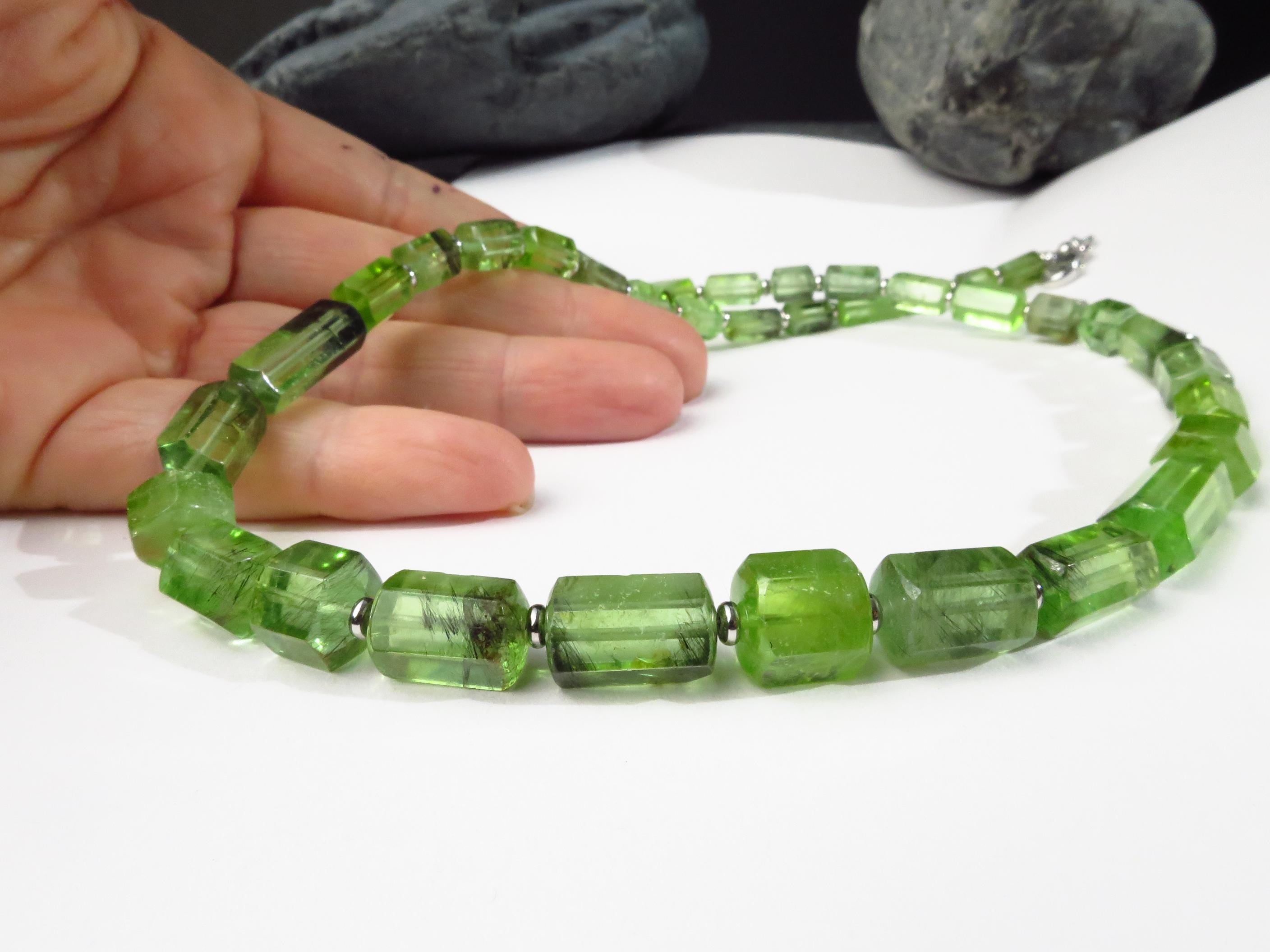 Peridot Ludwigit Kristalle Nadeln Kette Silber Rarität