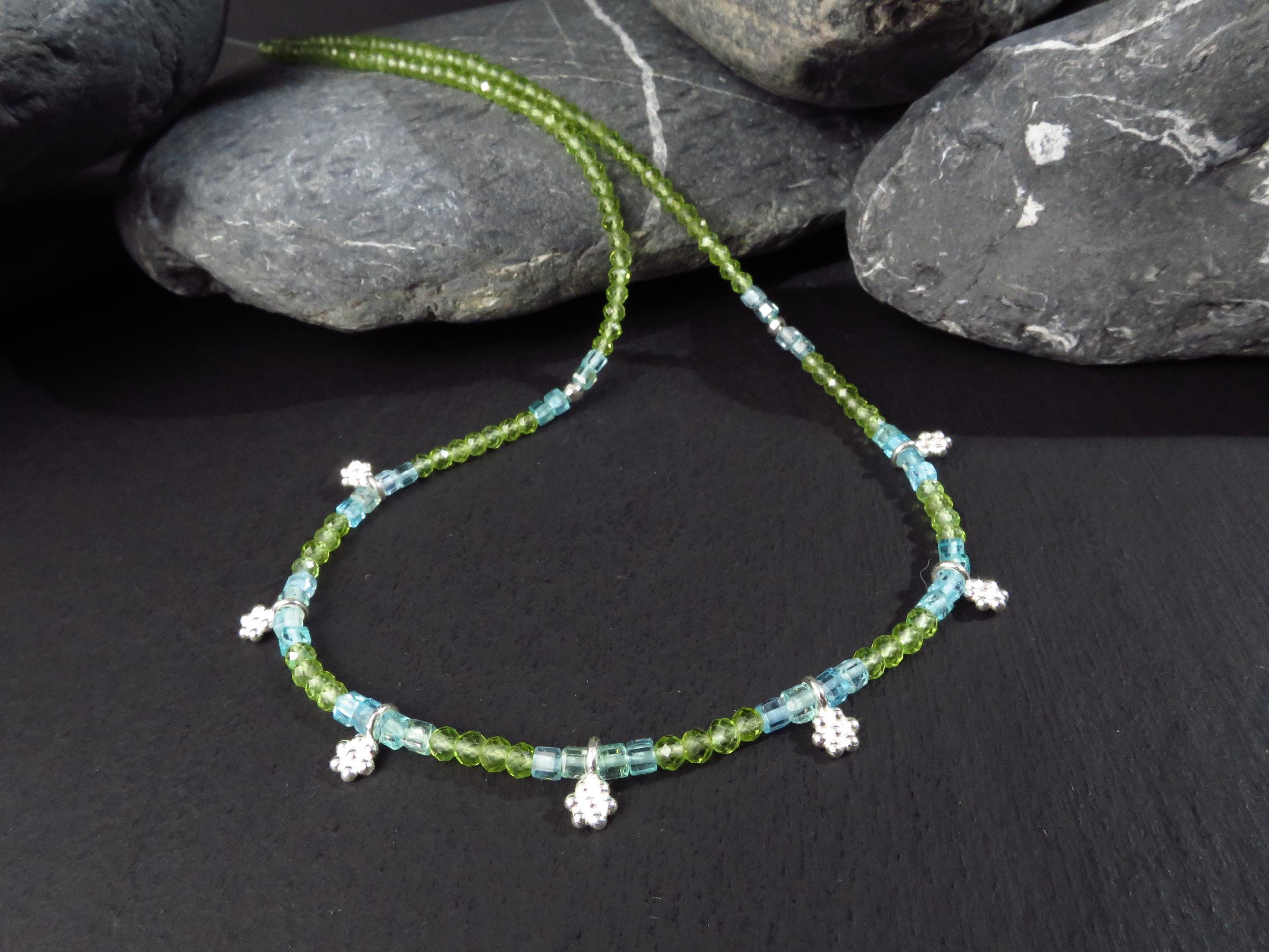 Peridot Kette grün 44,5cm Apatit Würfel Blumen Silber