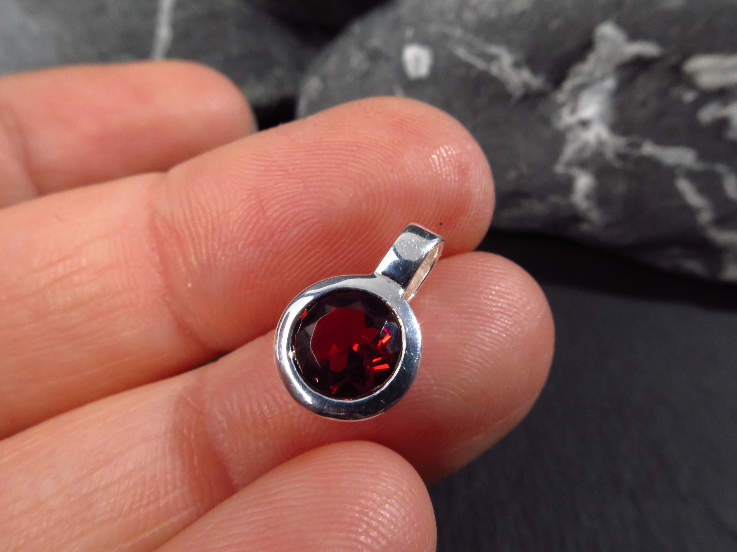 Granat Kettenanhänger Silber Geburtsstein Januar