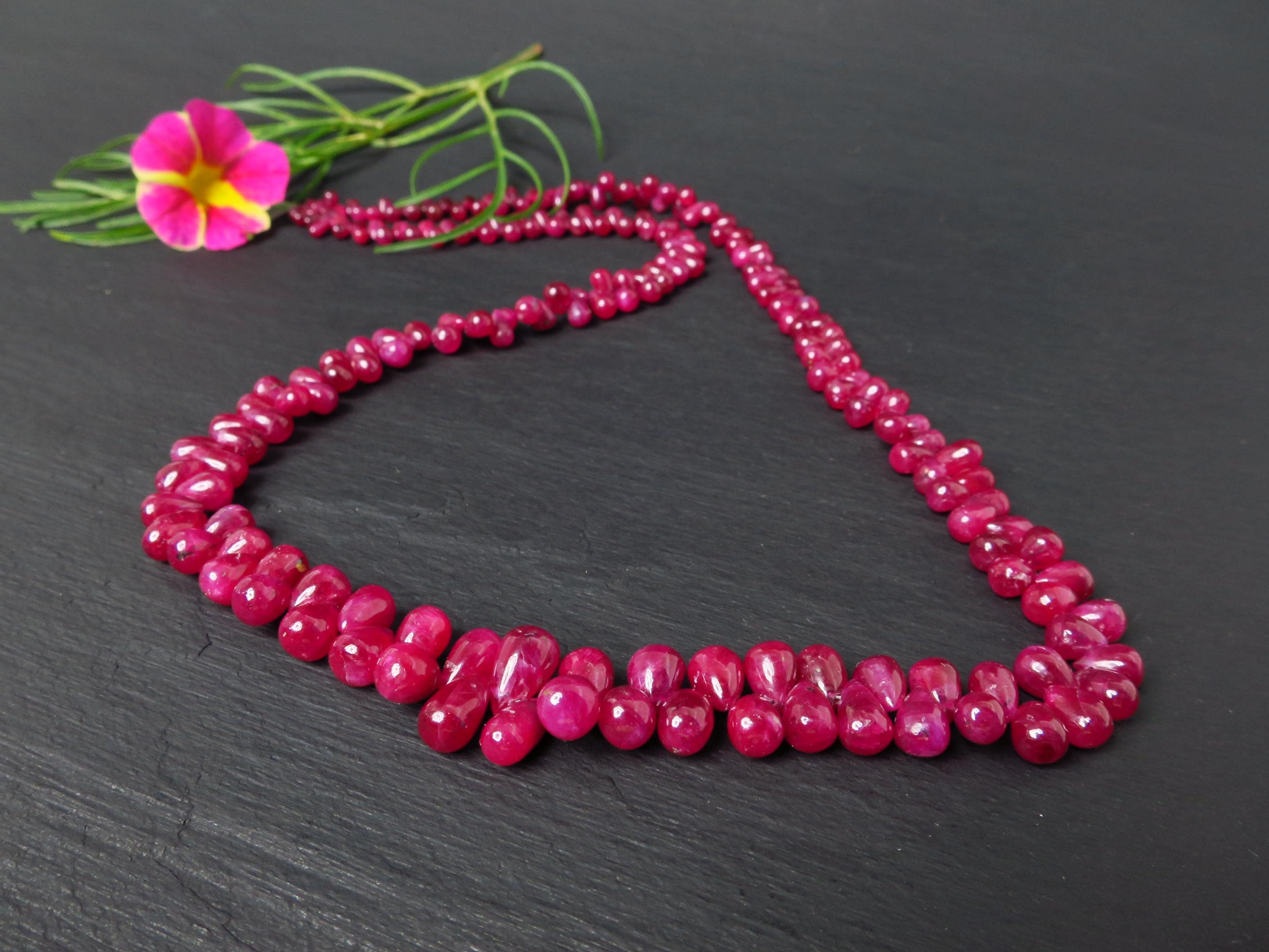 Rubin Tropfenkette rot 48cm Natur Edelstein Gold