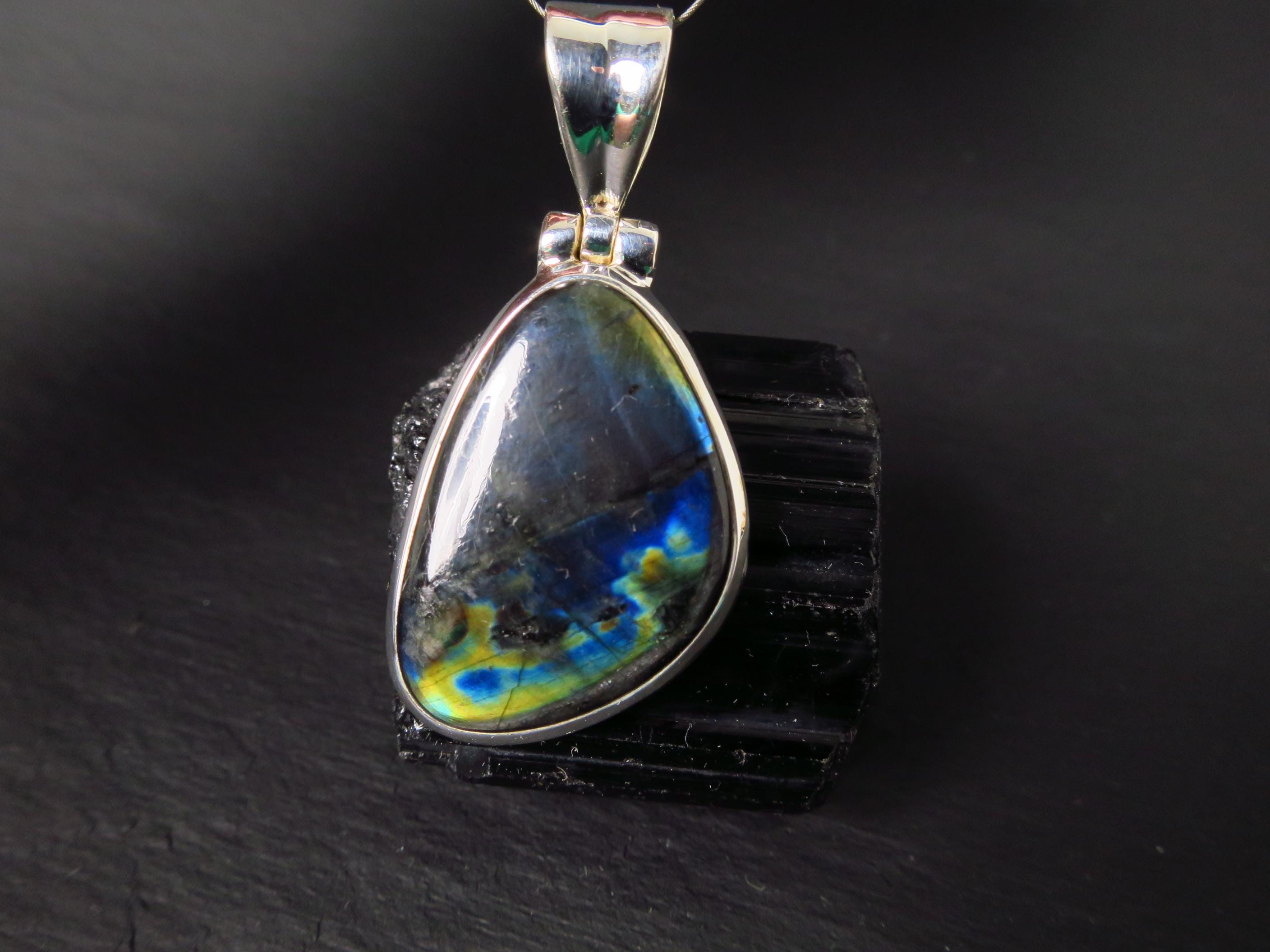 Spektrolith Anhänger Sterling Silber Labradorit aus Finnland Geschenk Edelsteinanhänger massivem Silber unisex Anhänger