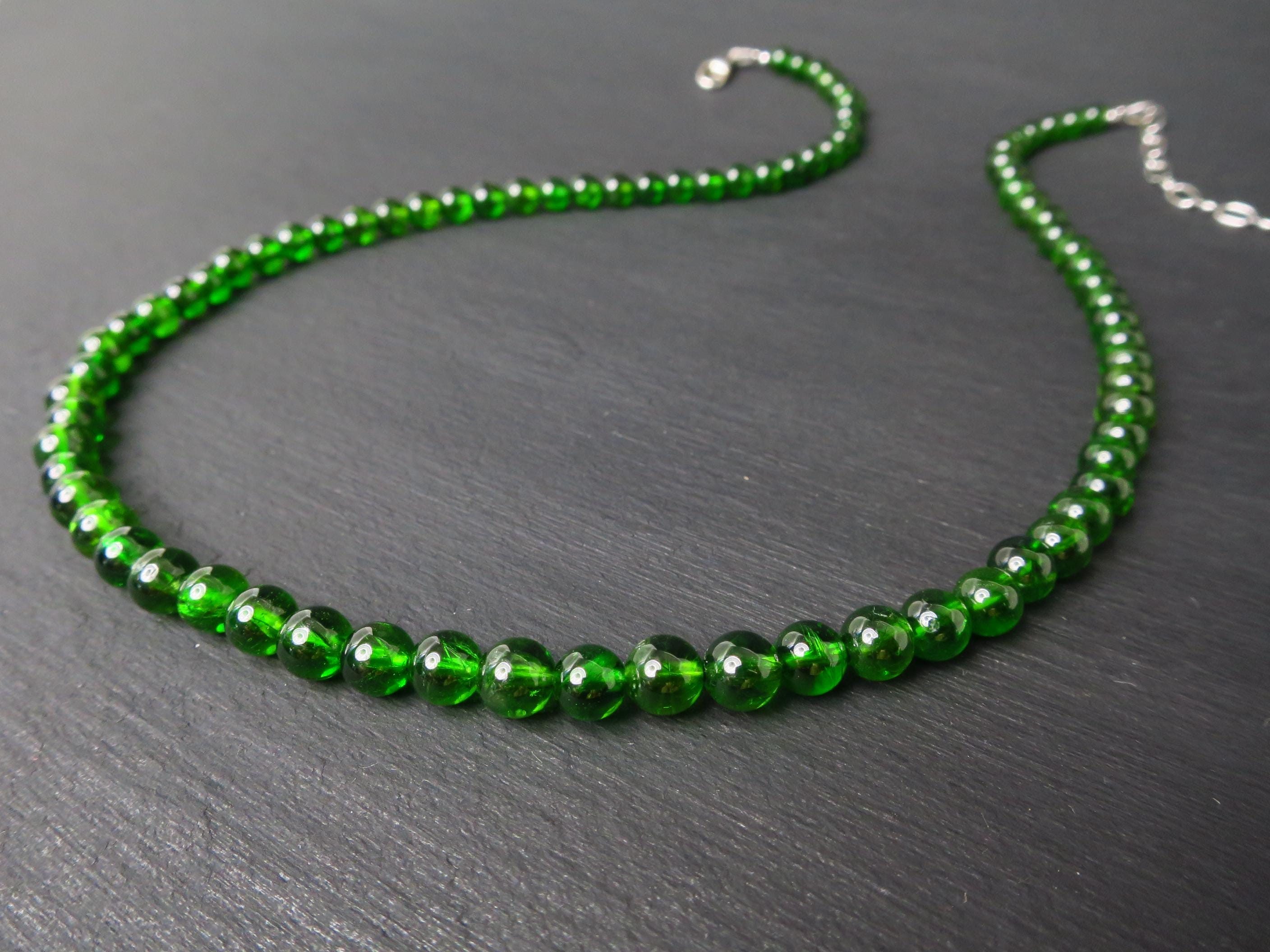 Chromdiopsid Kette: Eine strahlend grüne Edelsteinkette