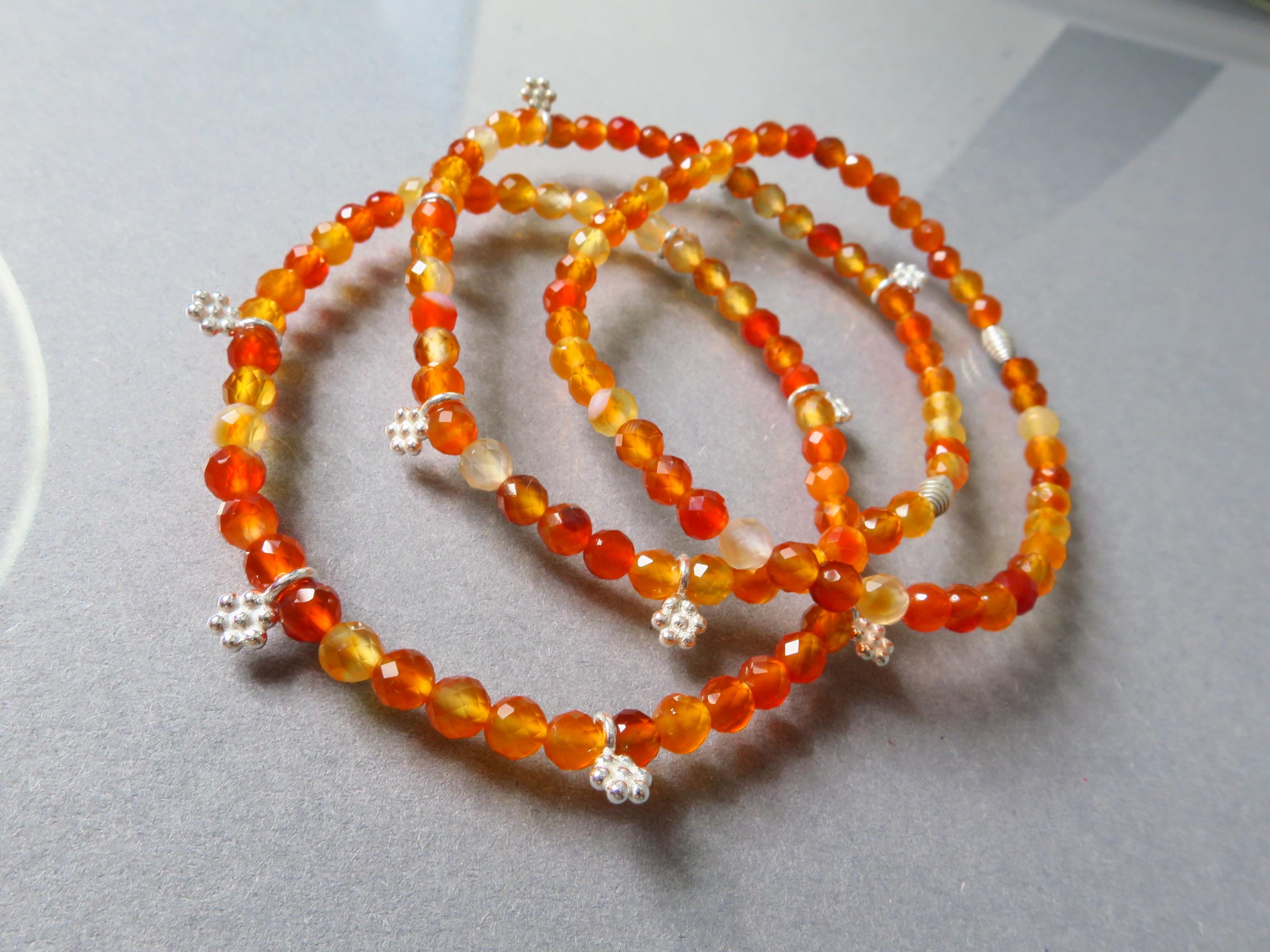 Karneol Edelstein Armband in Orange Stapelarmband mit Edelsteinen Sterling Silber