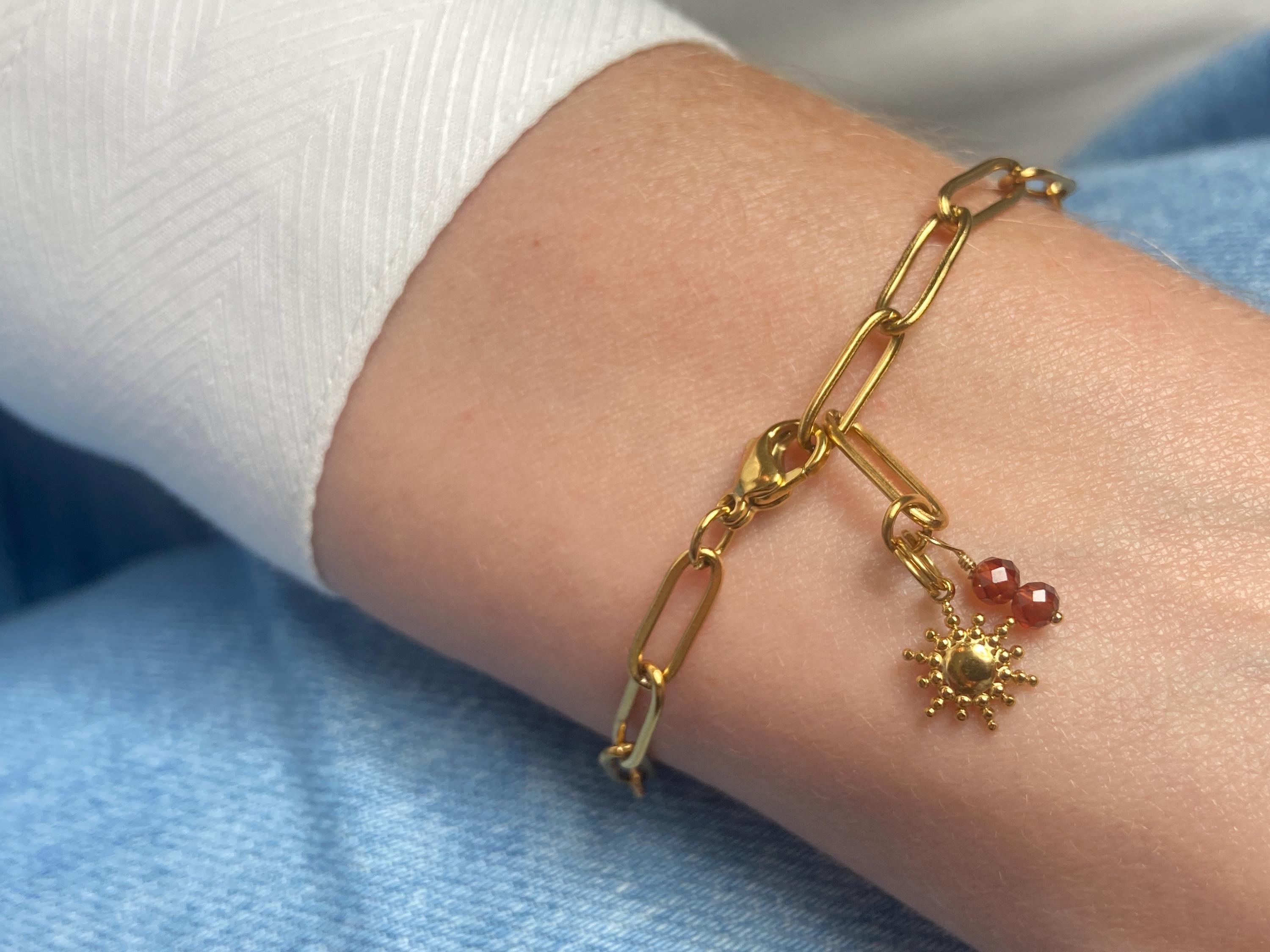 Edelstahl Paperclip Armband 18 Karat PVD Gold beschichteten Edelstahl Granat Sonnen Anhänger