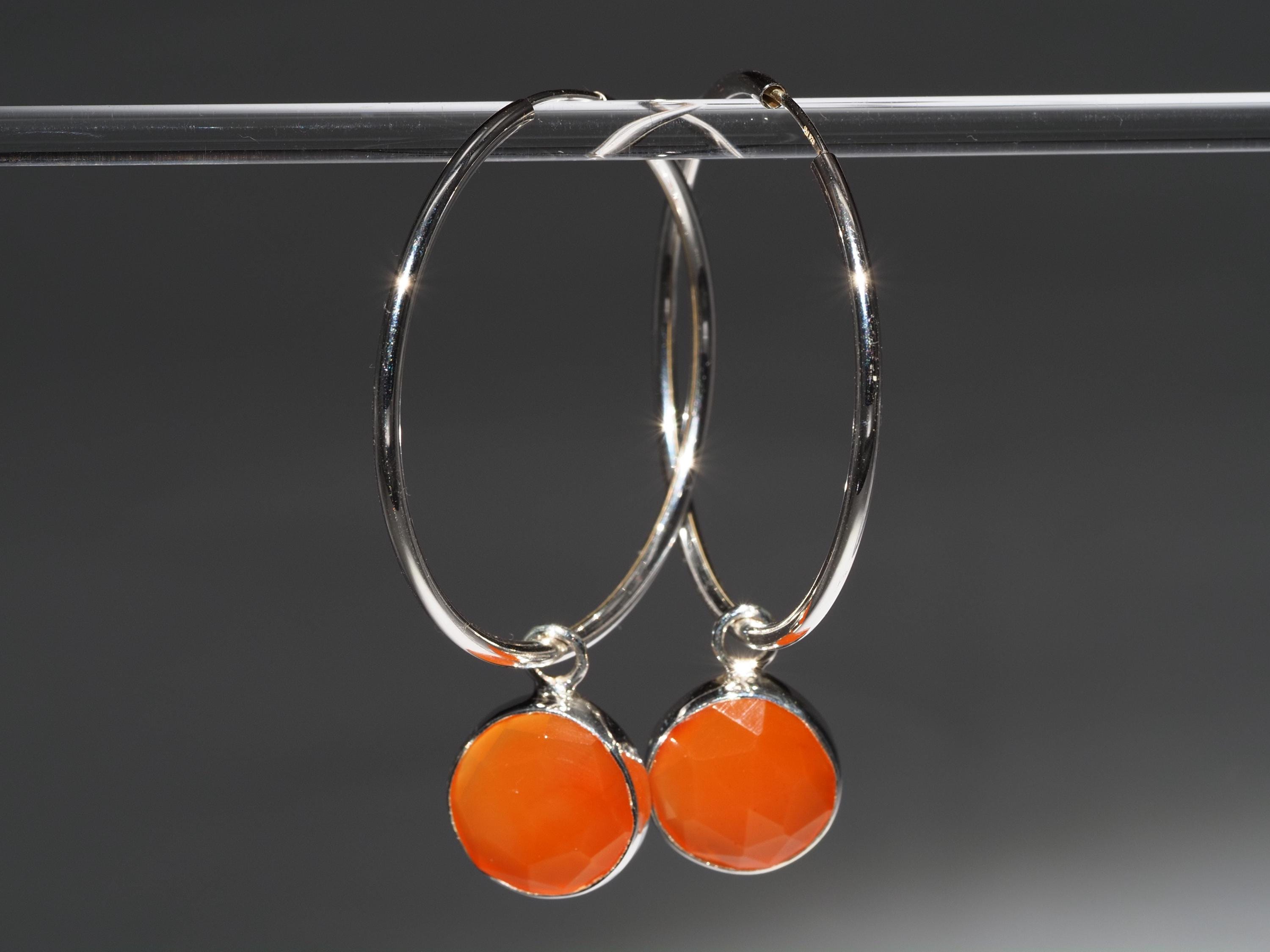 Karneol Silber Creolen – elegante Ohrringe mit orangen Edelsteinen