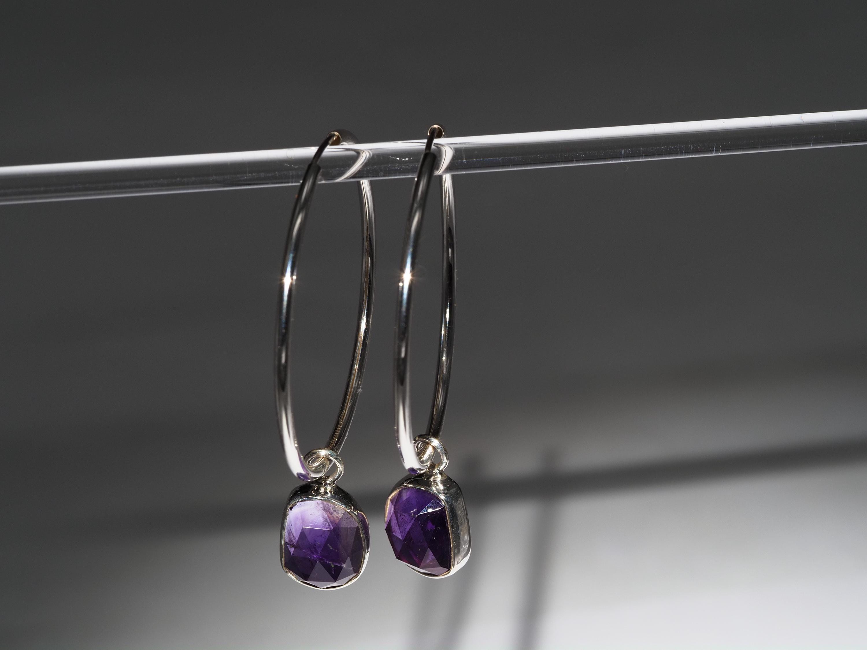 Amethyst Silber Creolen – elegante Ohrringe mit lila Edelsteinen