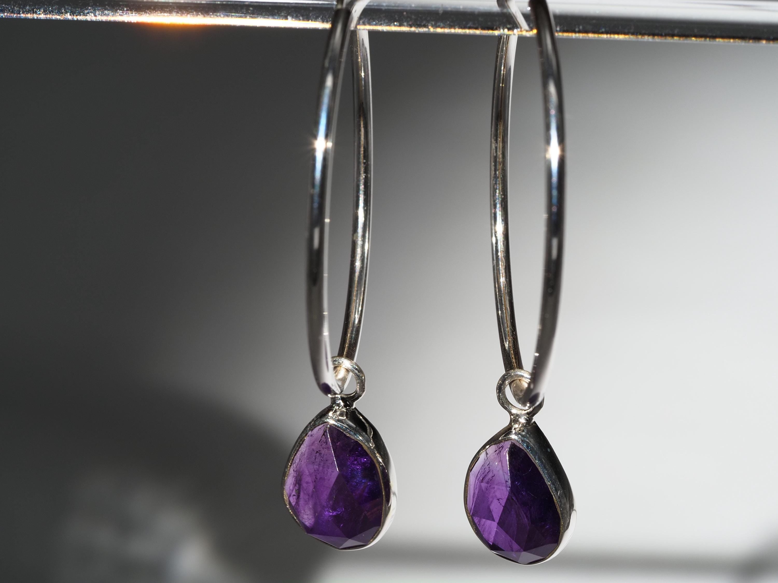 Amethyst Silber Creolen – elegante Ohrringe mit violetten Edelsteinen
