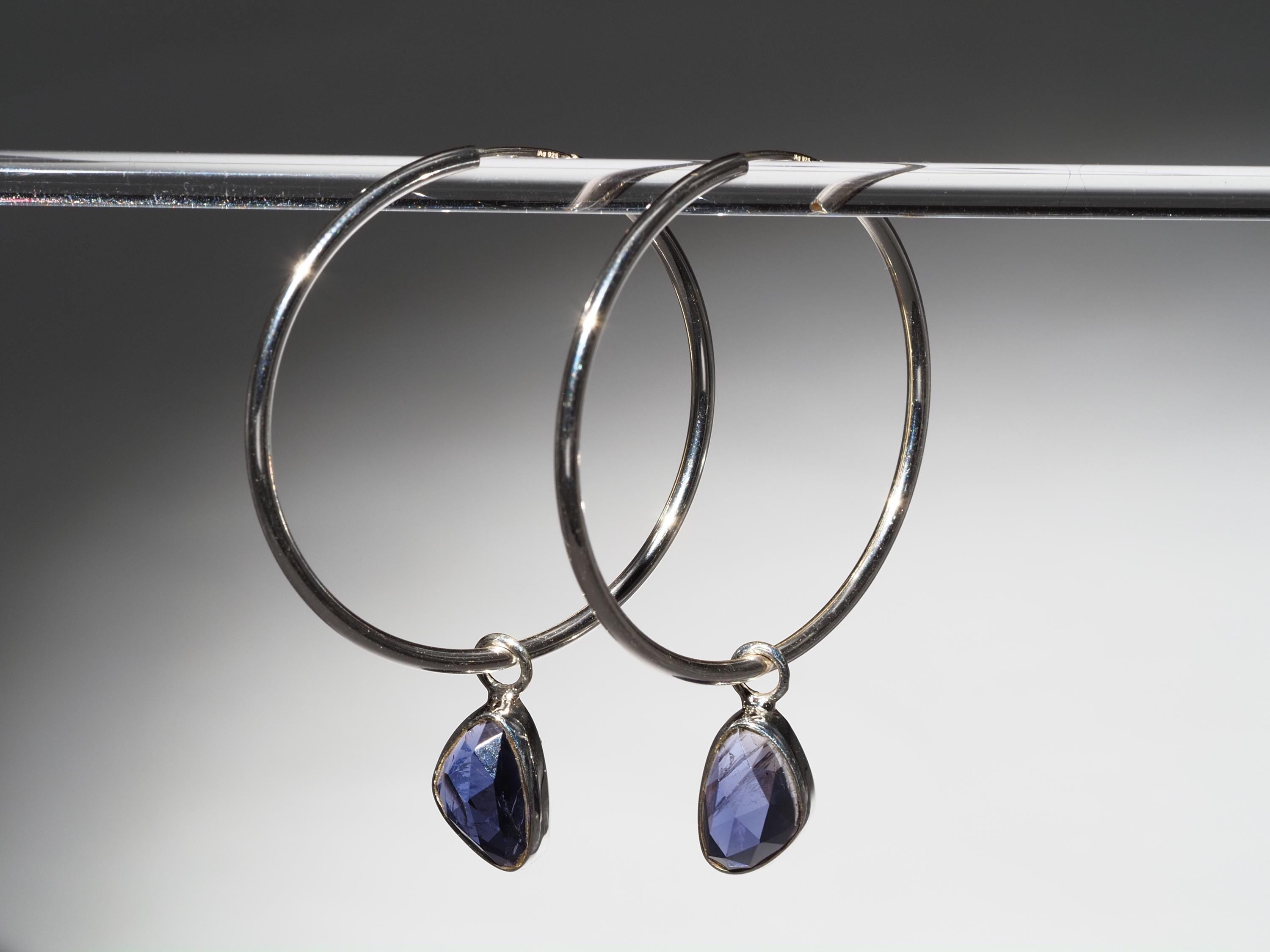 Iolith Silber Creolen Ohrringe mit mystische blaue Edelsteinen