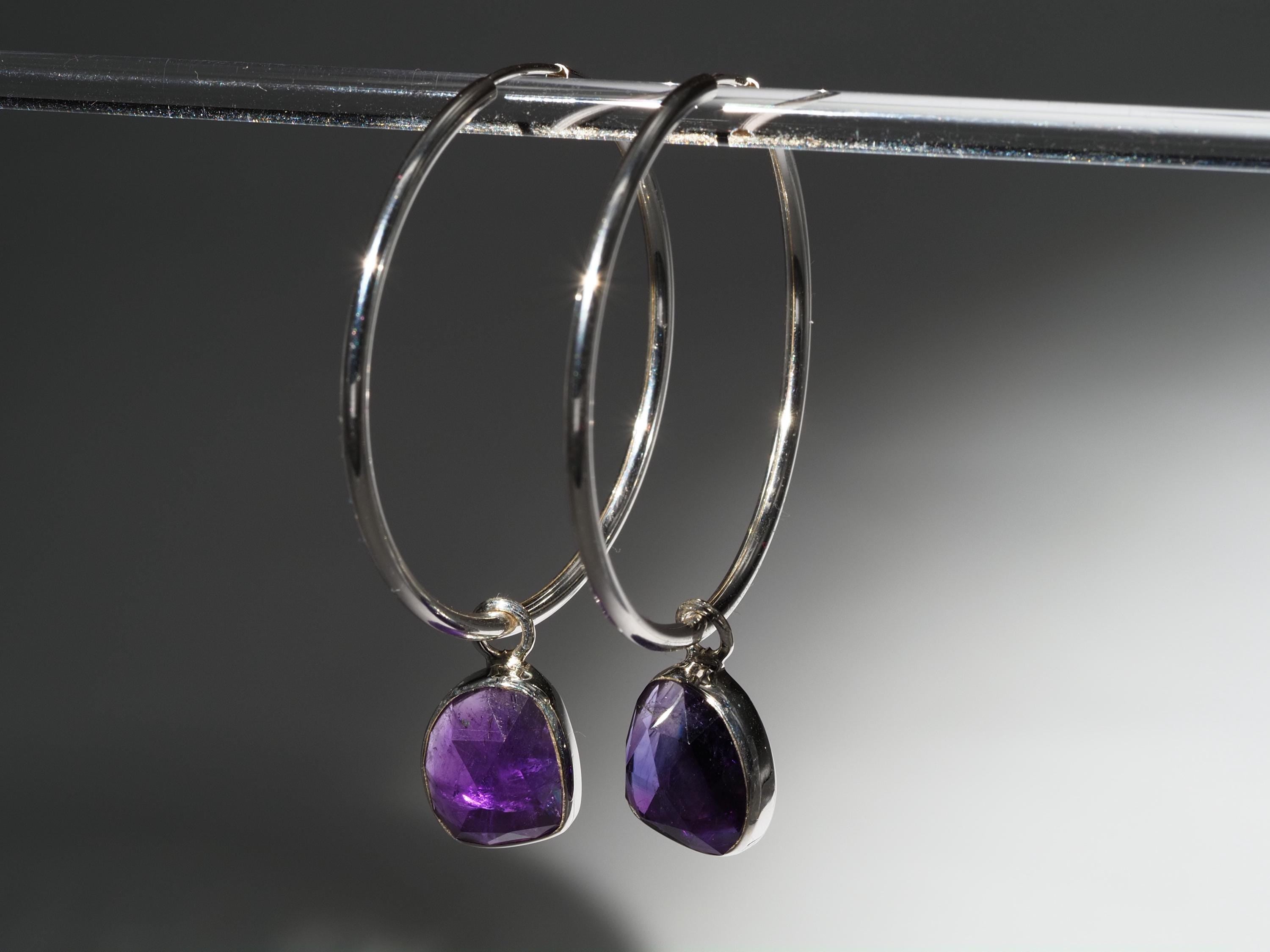 Amethyst Silber Creolen Ohrringe mit violetten Edelsteinen