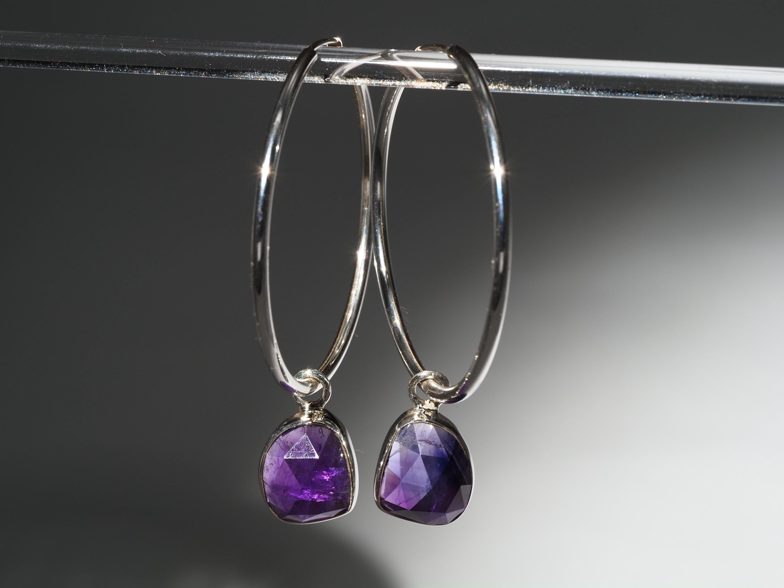 Amethyst Silber Creolen Ohrringe mit violetten Edelsteinen