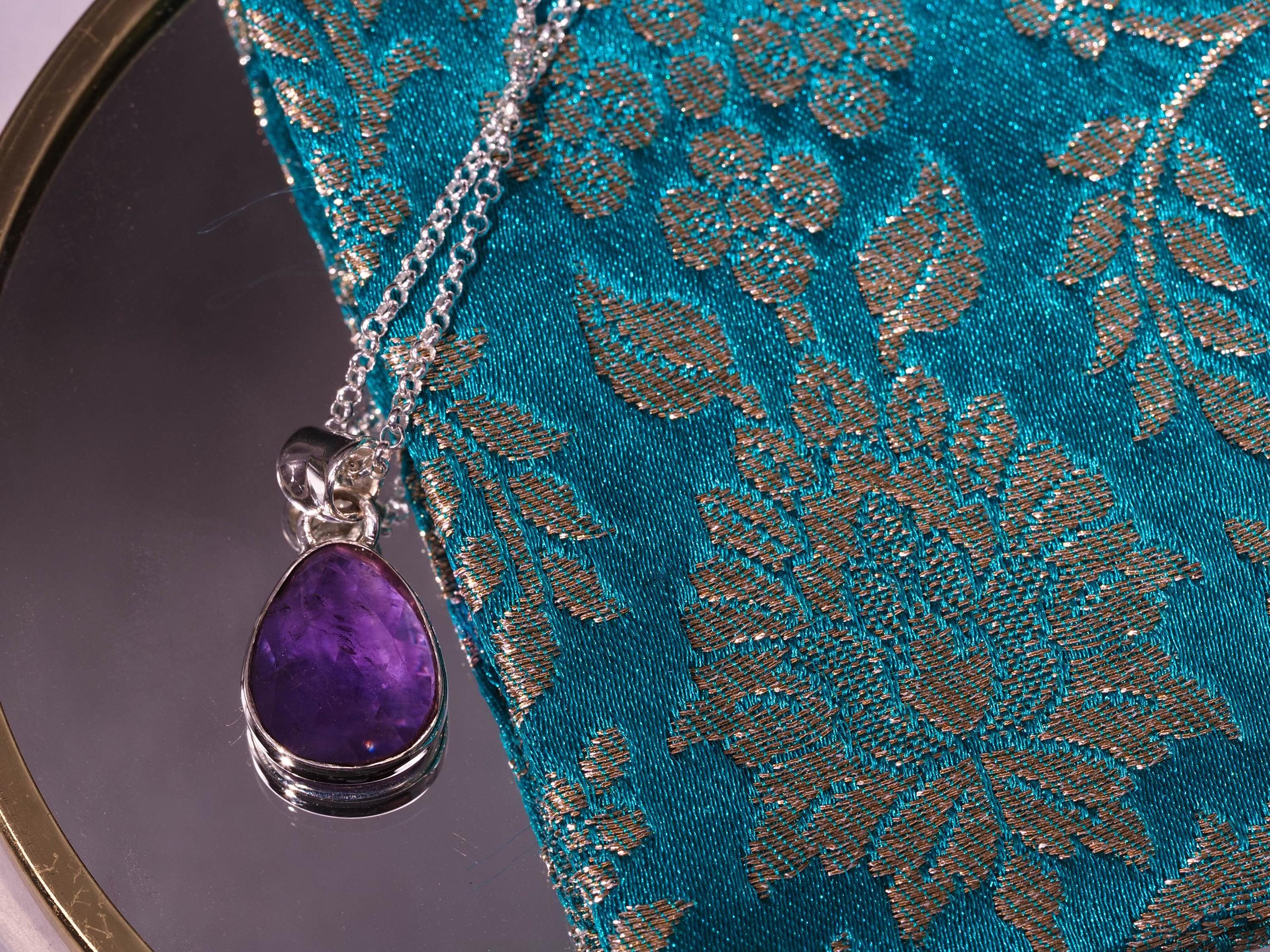 Anhänger Amethyst – zierlicher Edelsteinanhänger Silber