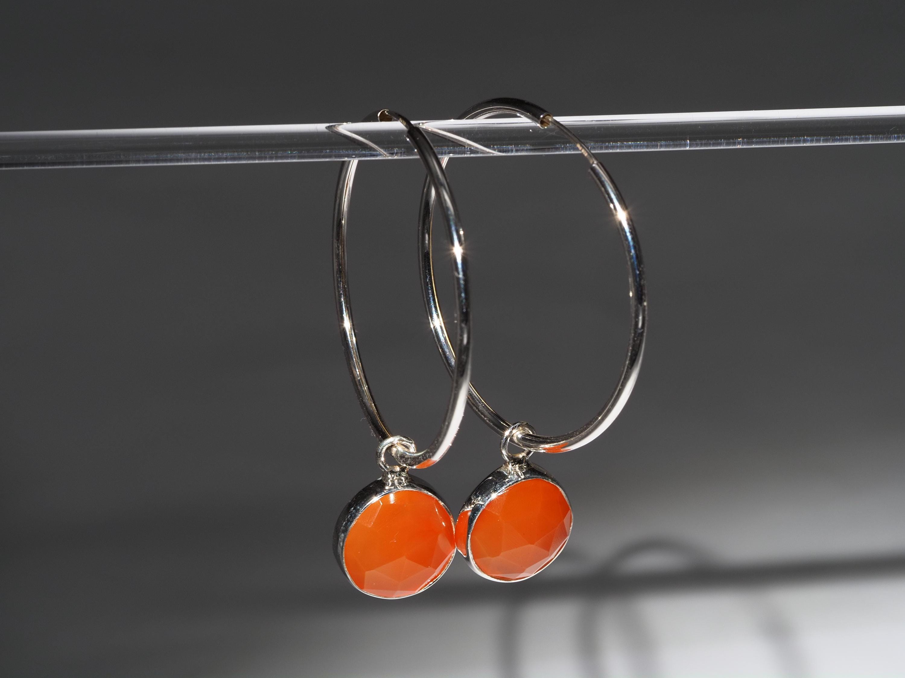 Karneol Silber Creolen – elegante Ohrringe mit orangen Edelsteinen