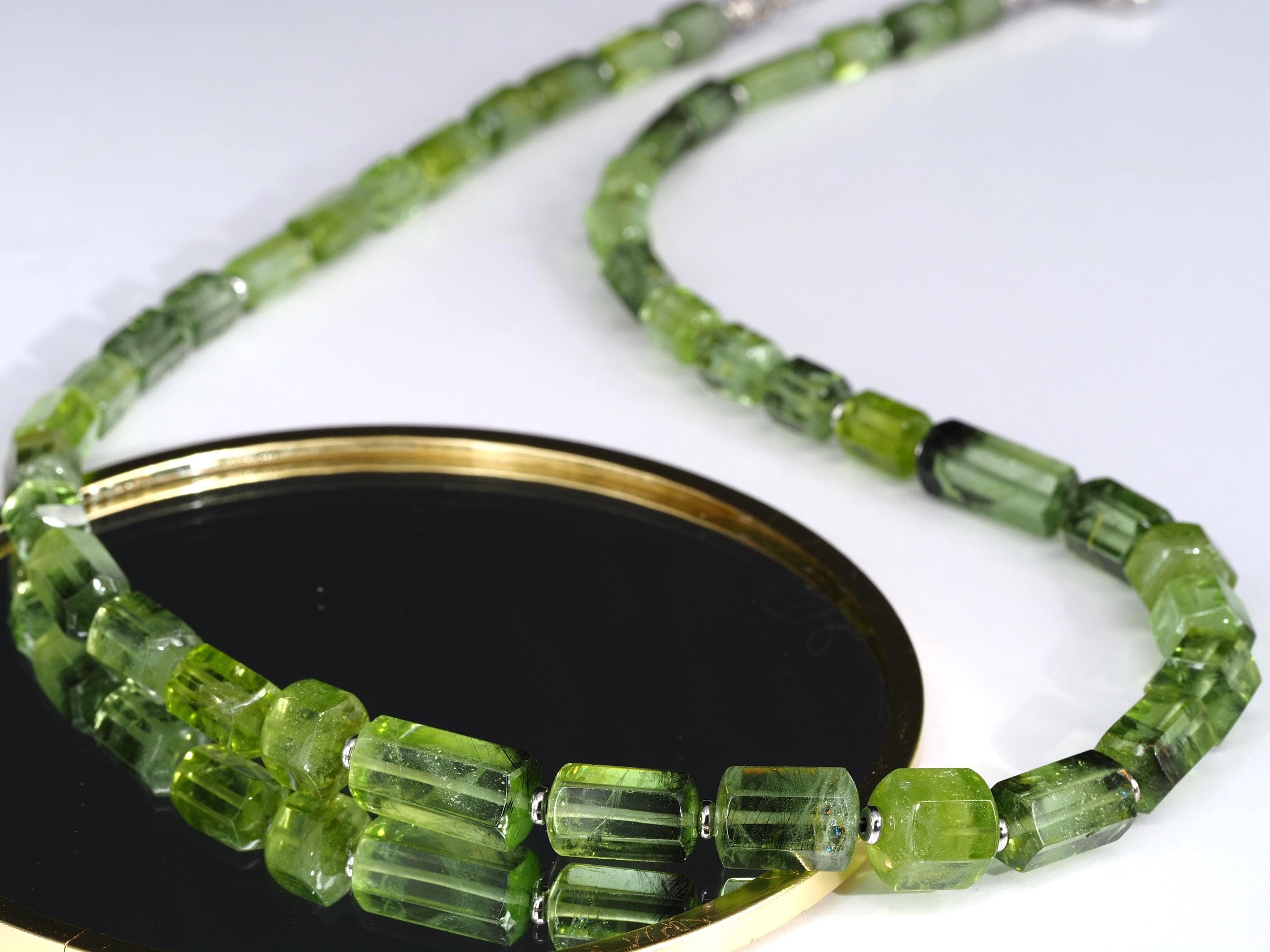 Einzigartige lange Peridot Kette in feinster Qualität