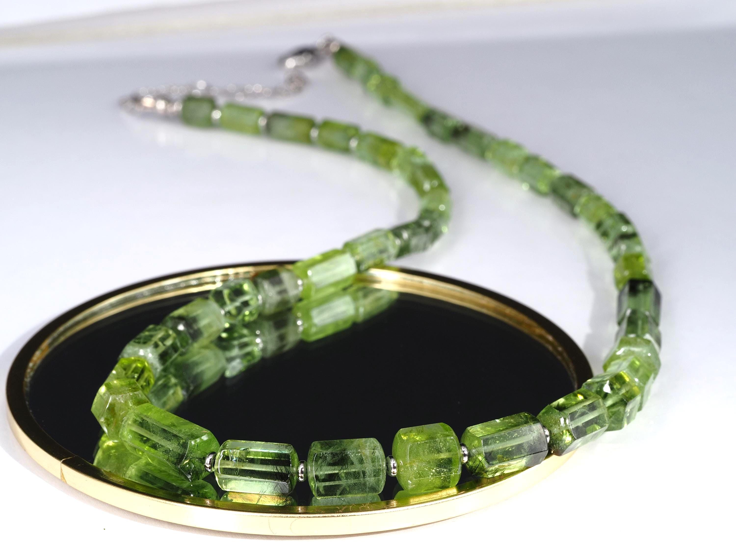 Einzigartige lange Peridot Kette in feinster Qualität