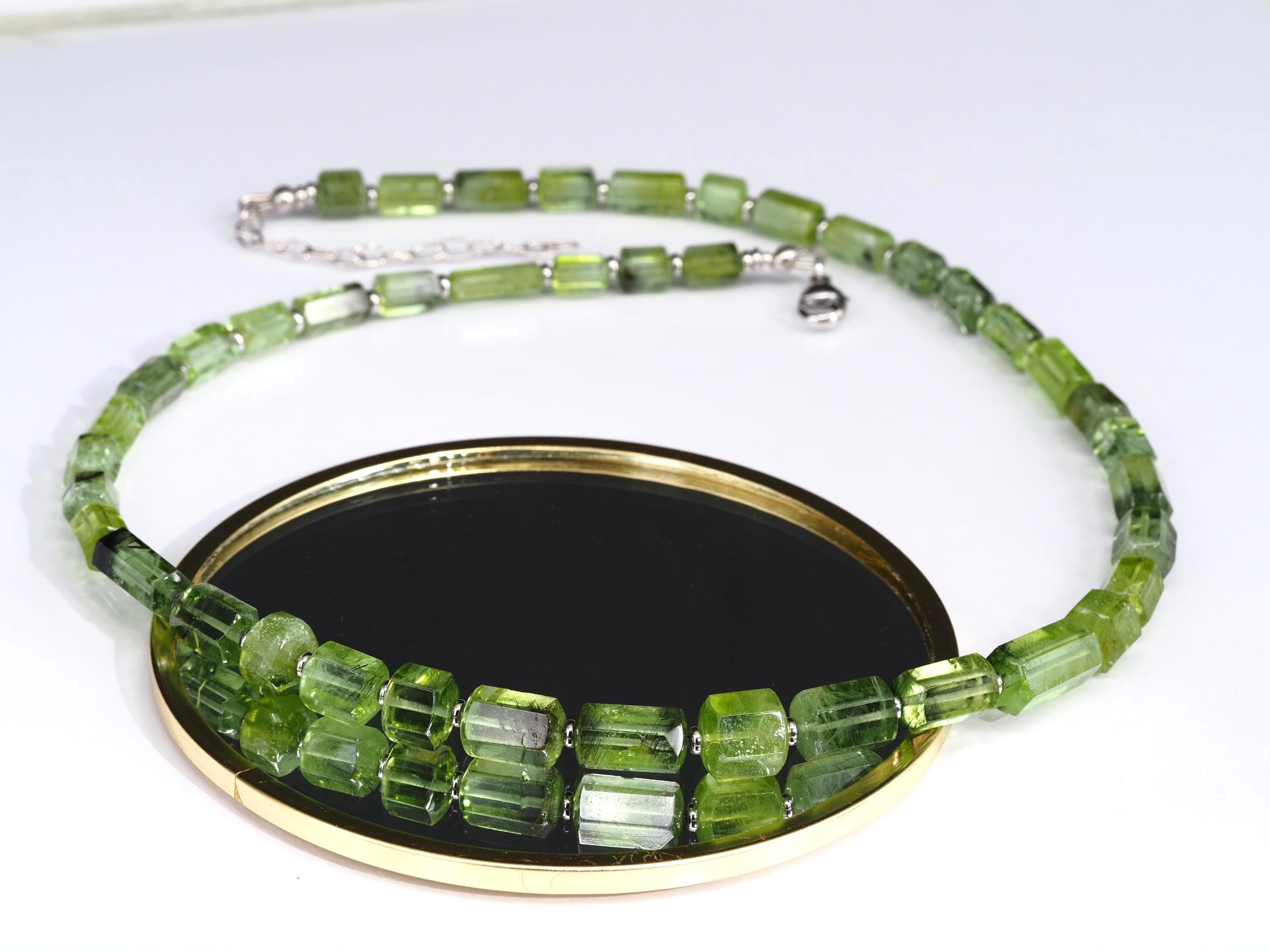 Einzigartige lange Peridot Kette in feinster Qualität