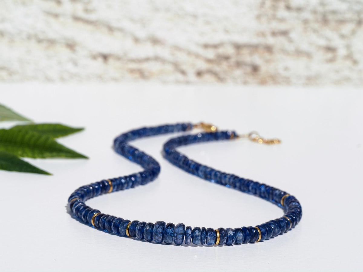 Kyanit Kette Top Qualität in fantastischem Blau lange Kette Handgefertigtes Unikat