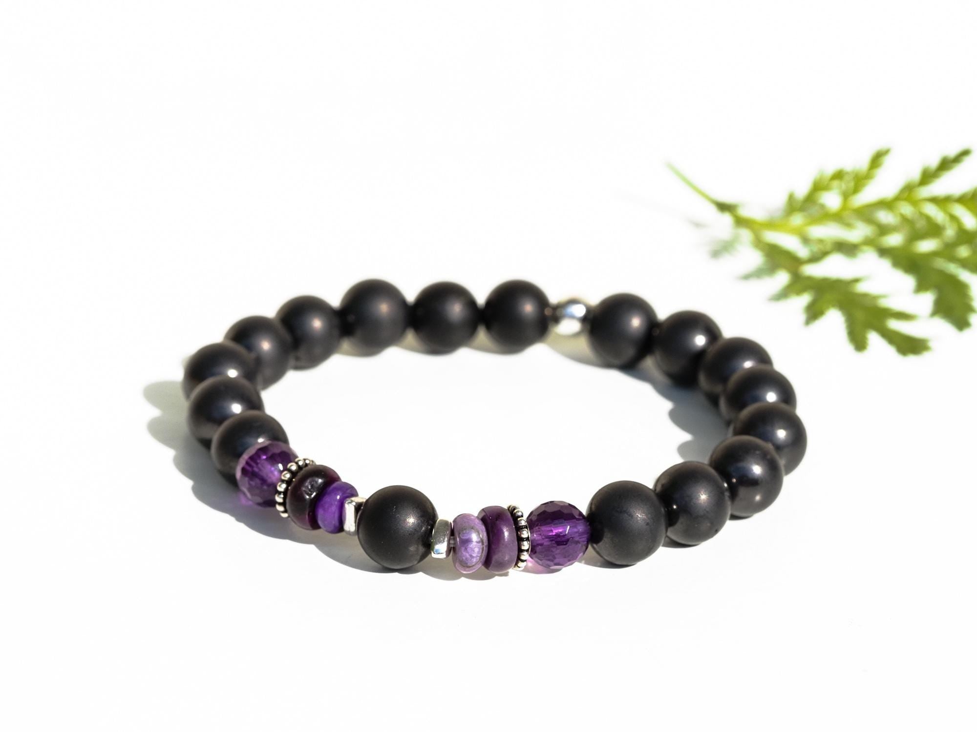 Flexibles Edelstein Armband mit Schungit, Turmalin, Sugilith und Türkis – Geschenk für Männer & Frauen