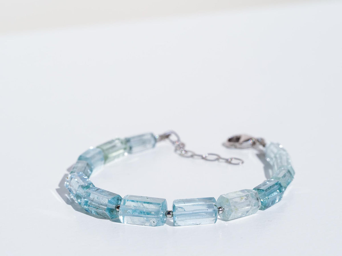 Aquamarin Armband – naturbelassene Kristallspitzen