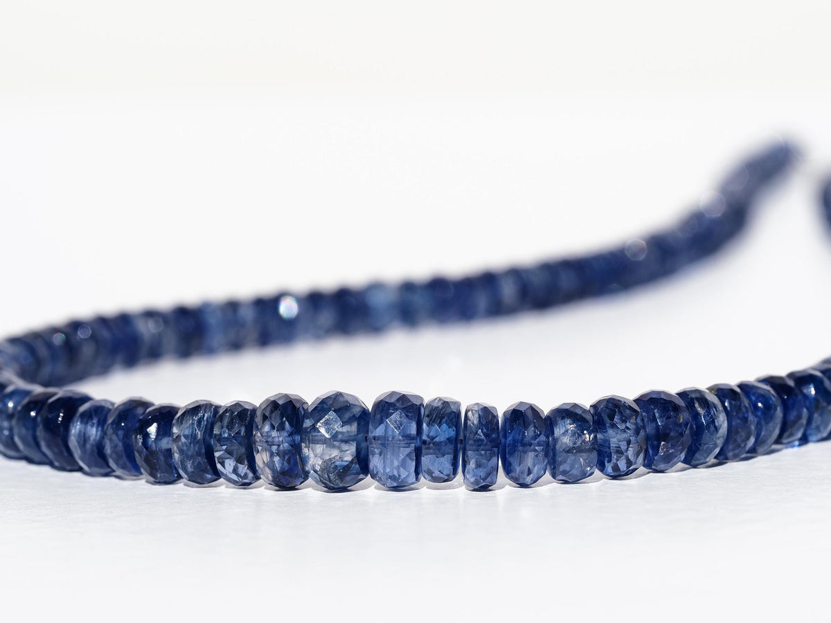 Kyanit Kette Top Qualität in fantastischem Blau lange Kette Handgefertigtes Unikat