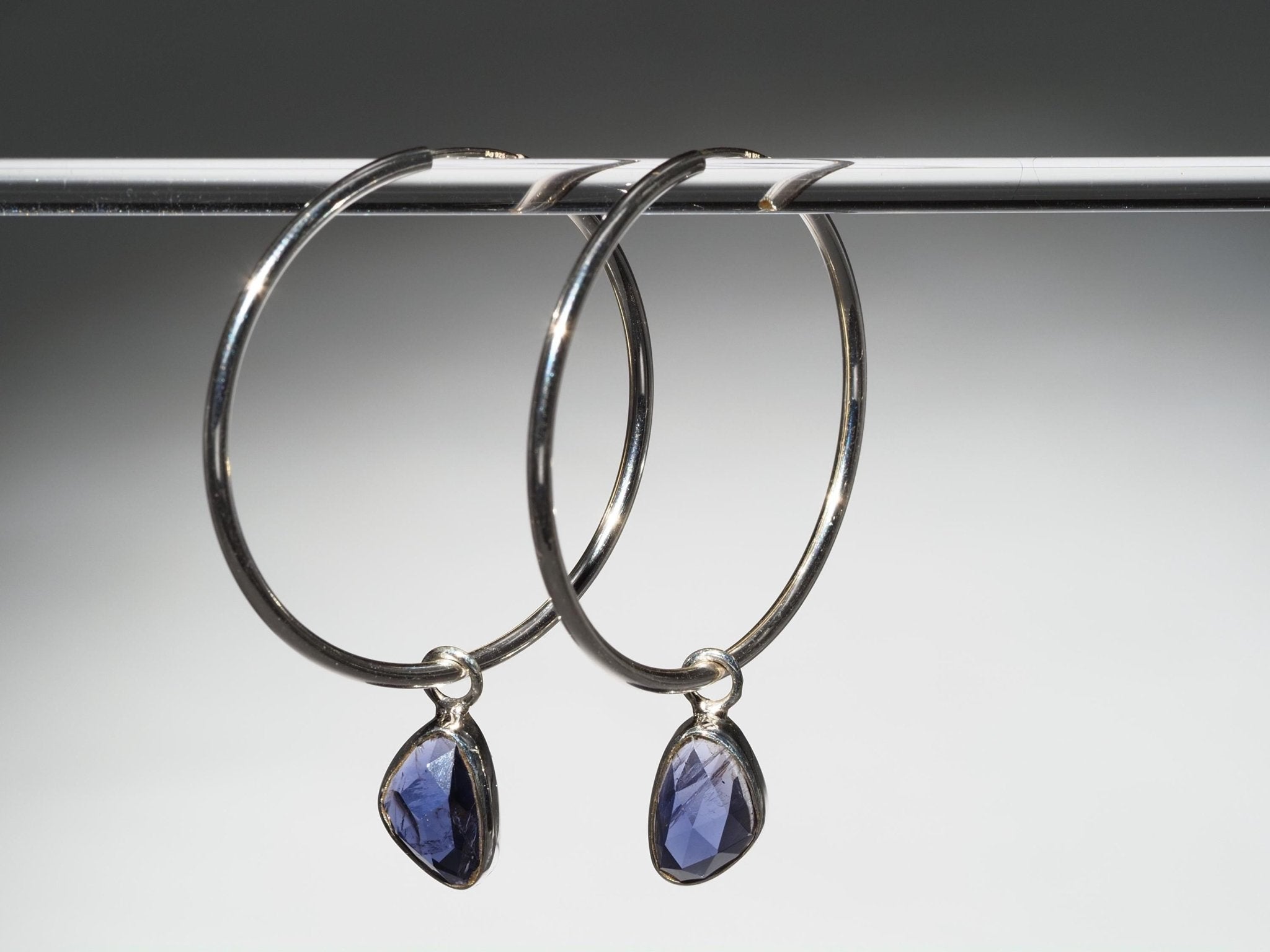 Iolith Silber Creolen Ohrringe mit mystische blaue Edelsteinen