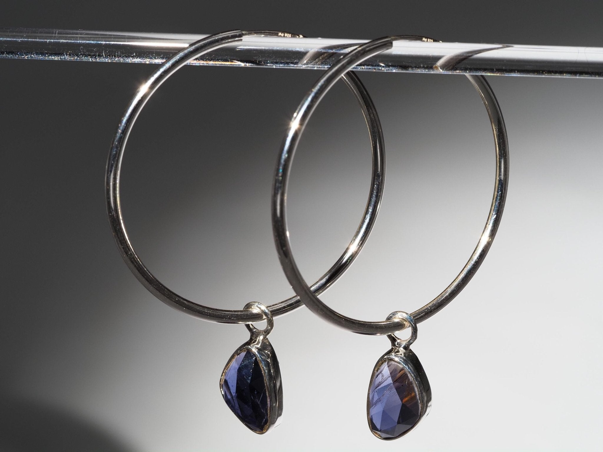 Iolith Silber Creolen Ohrringe mit mystische blaue Edelsteinen