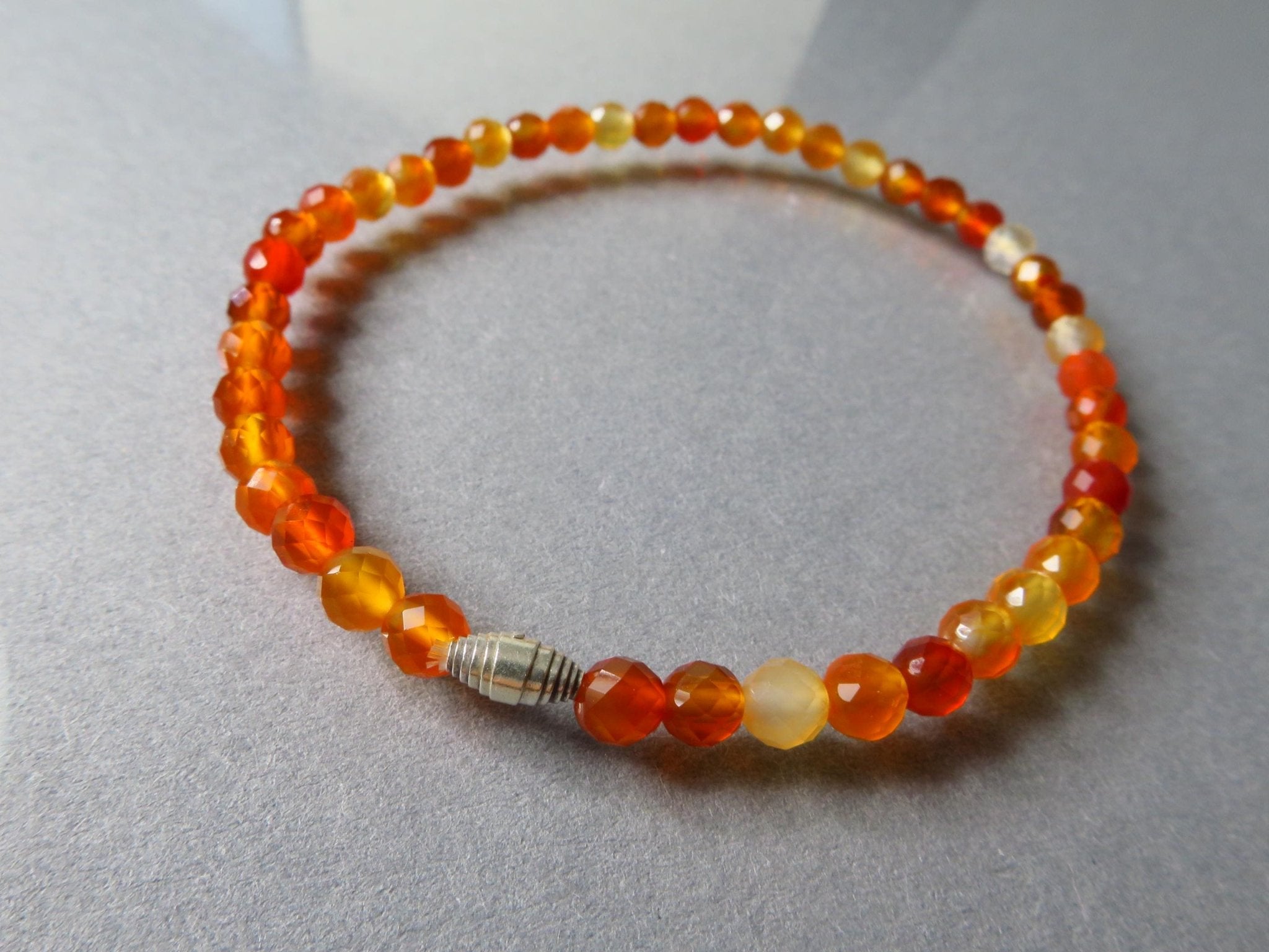 Karneol Edelstein Armband in Orange Stapelarmband mit Edelsteinen Sterling Silber