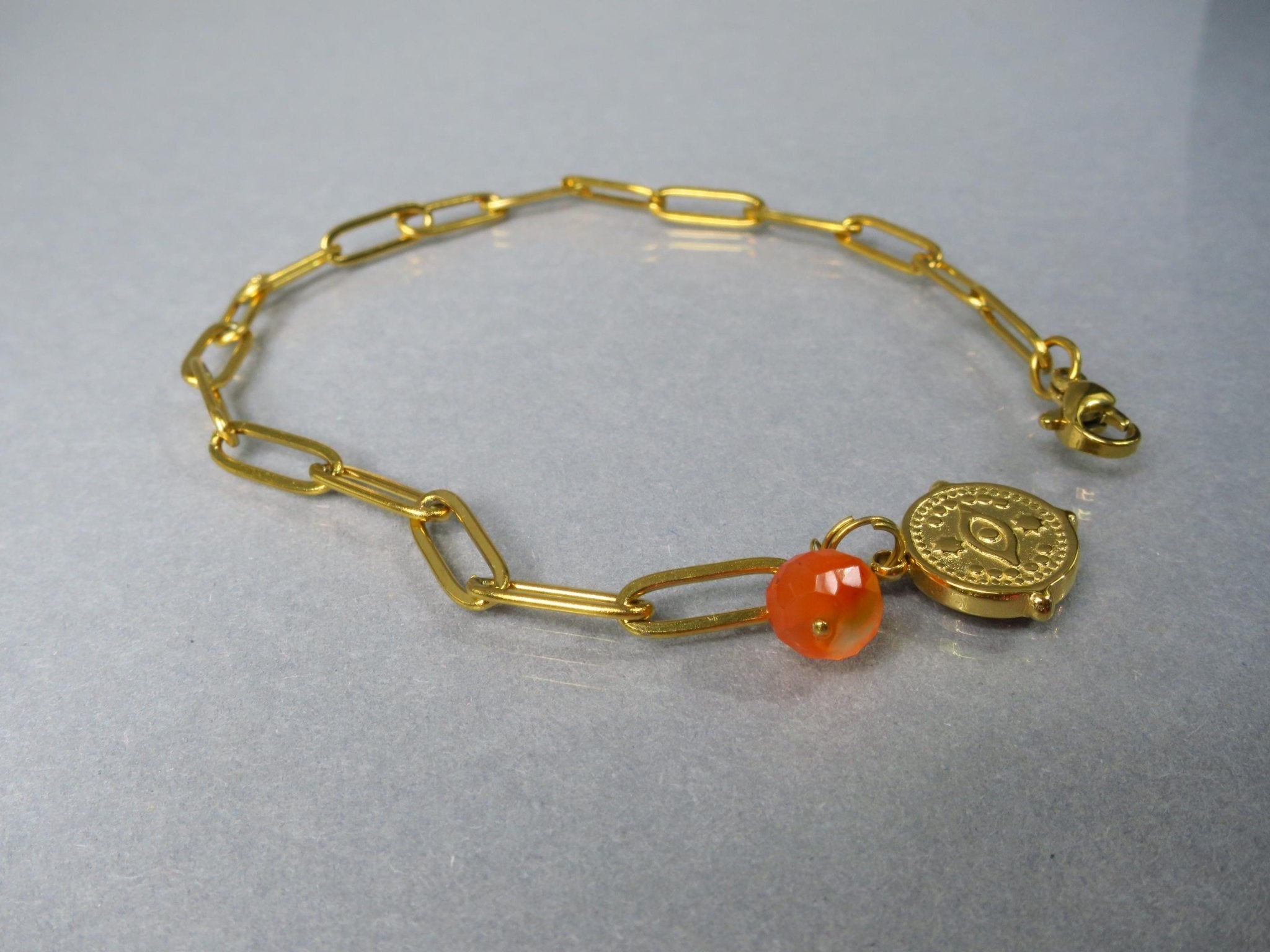 Karneol Edelstein Armband in Orange und Gold, Stapelarmband, bangle bracelet