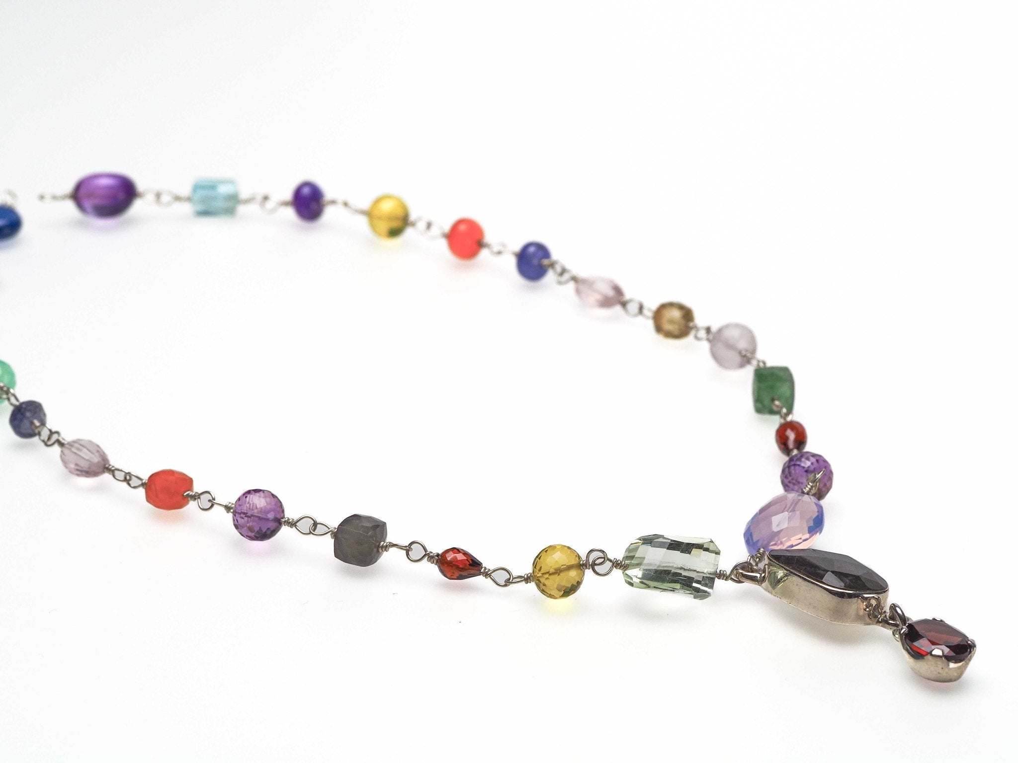 Labradorit Anhänger mit bunter Edelstein Kette