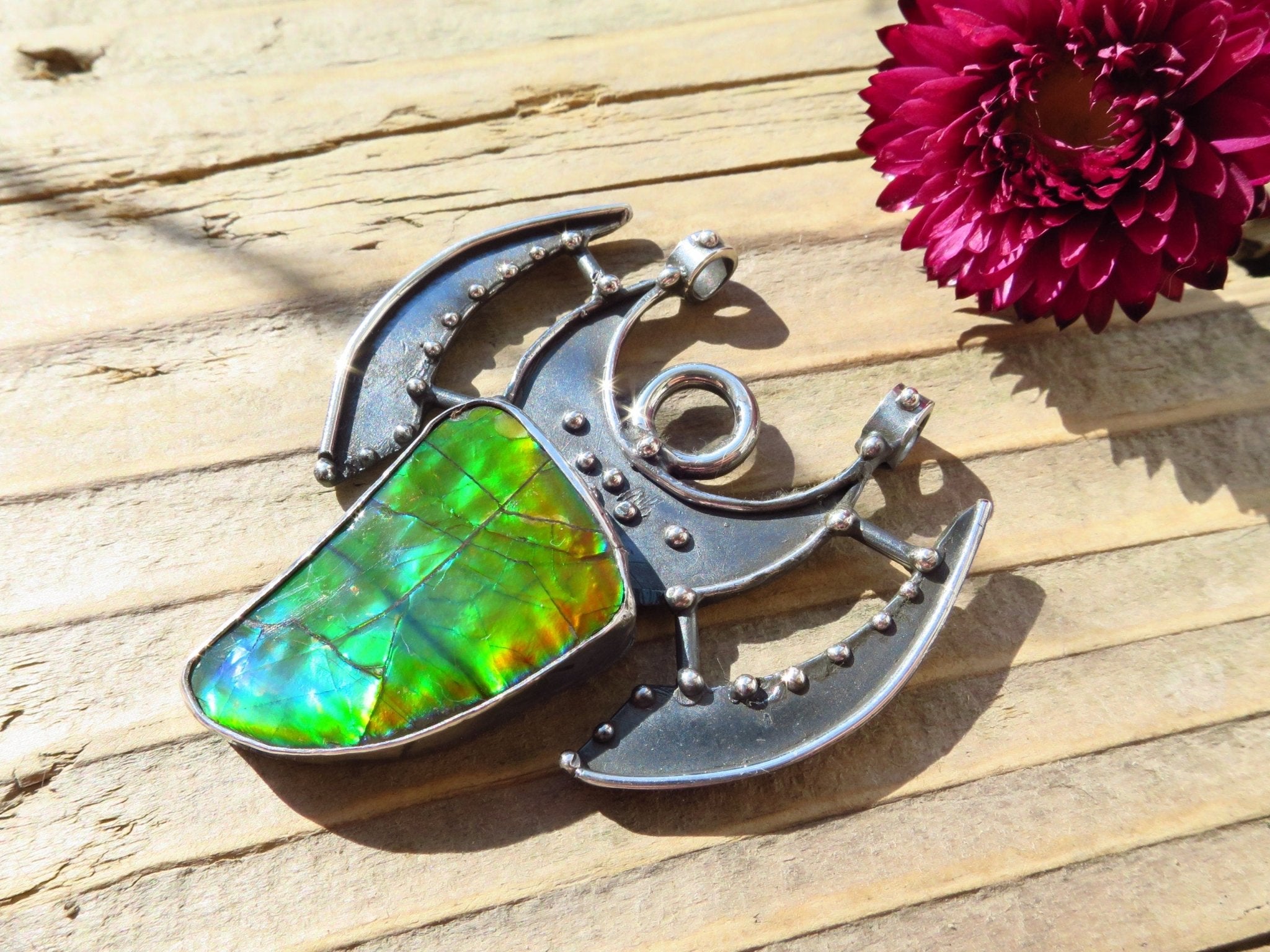 Lässiger Dragonskin Ammolit Opal Canada gefasst in 925 Sterling Silver color changer Fossil Opal unbehandelt Ammonit Opal Leder Einzelstück