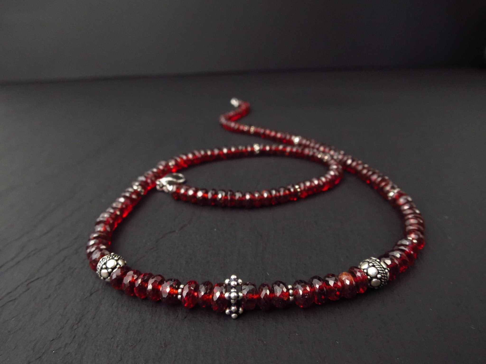 Mosambik Granat Silber Kette rotes Edelstein Collier