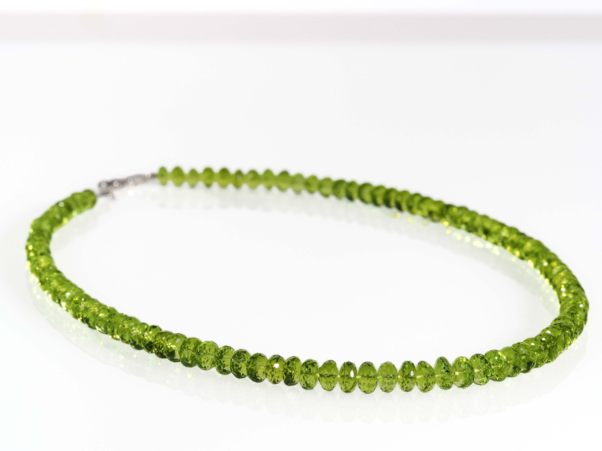 Peridot Kette in seltener Größe & Qualität