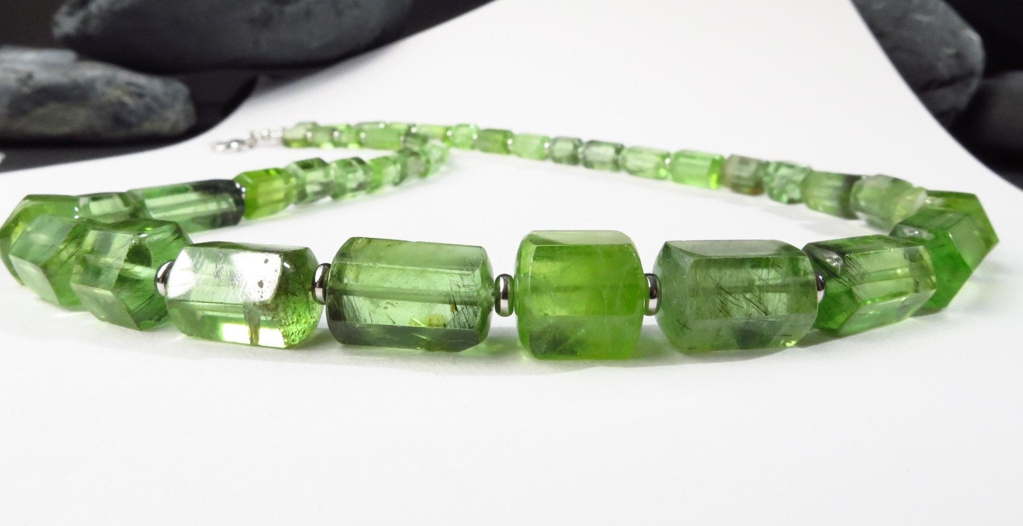 Peridot Ludwigit Kristalle Nadeln Kette Silber Rarität
