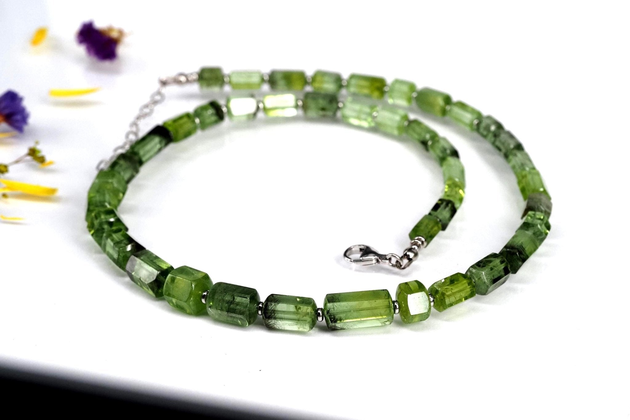 Peridot Ludwigit Kristalle Nadeln Kette Silber Rarität