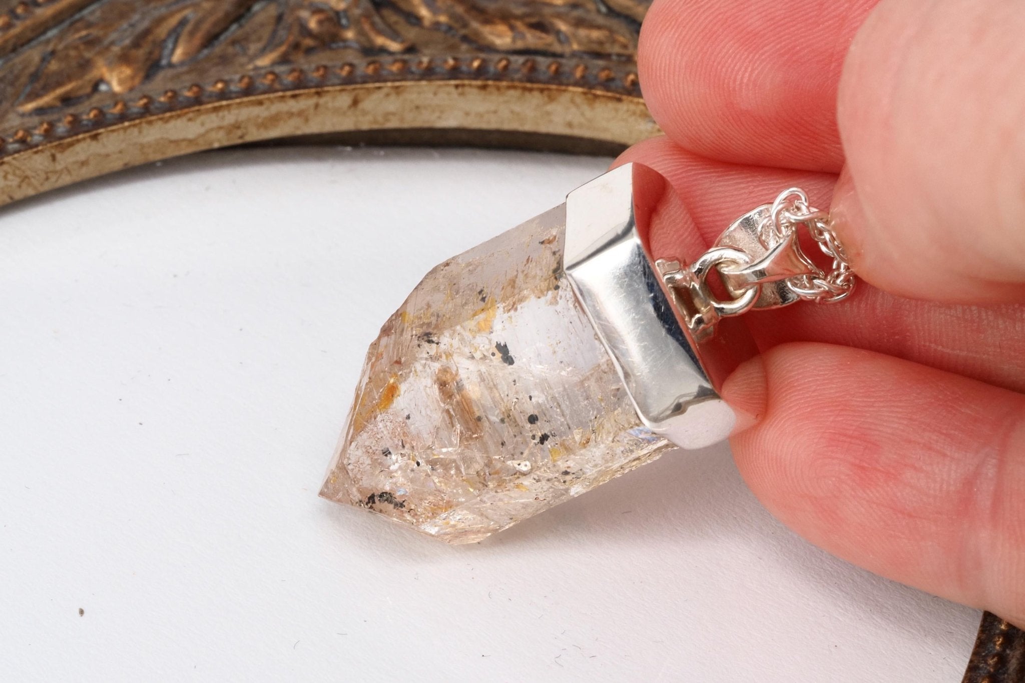 Petroleum Quarz AnhÀnger Firefly Kristall aus Madagaskar gefasst in 925 Sterling Silber UV Kristall