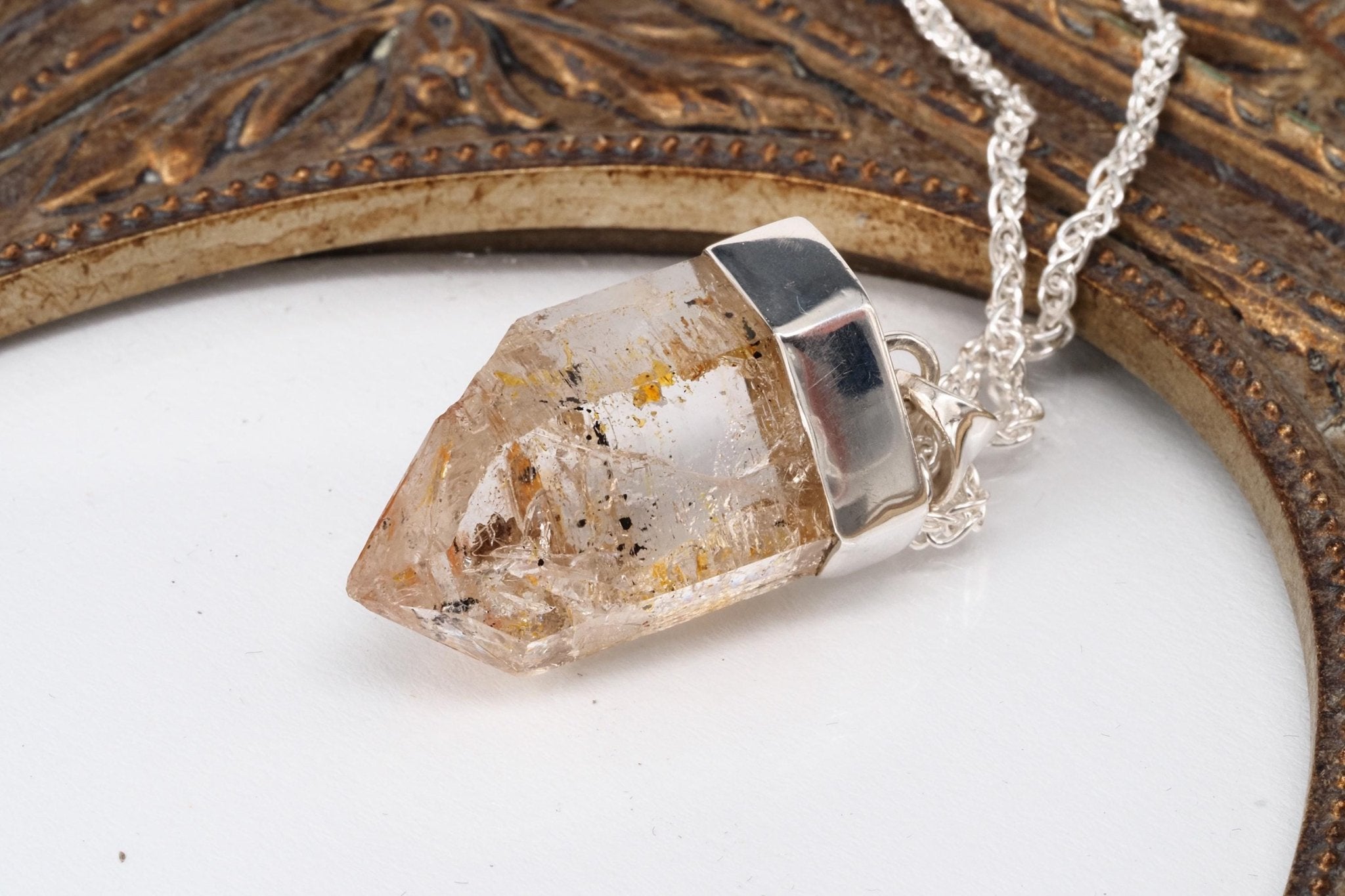 Petroleum Quarz AnhÀnger Firefly Kristall aus Madagaskar gefasst in 925 Sterling Silber UV Kristall