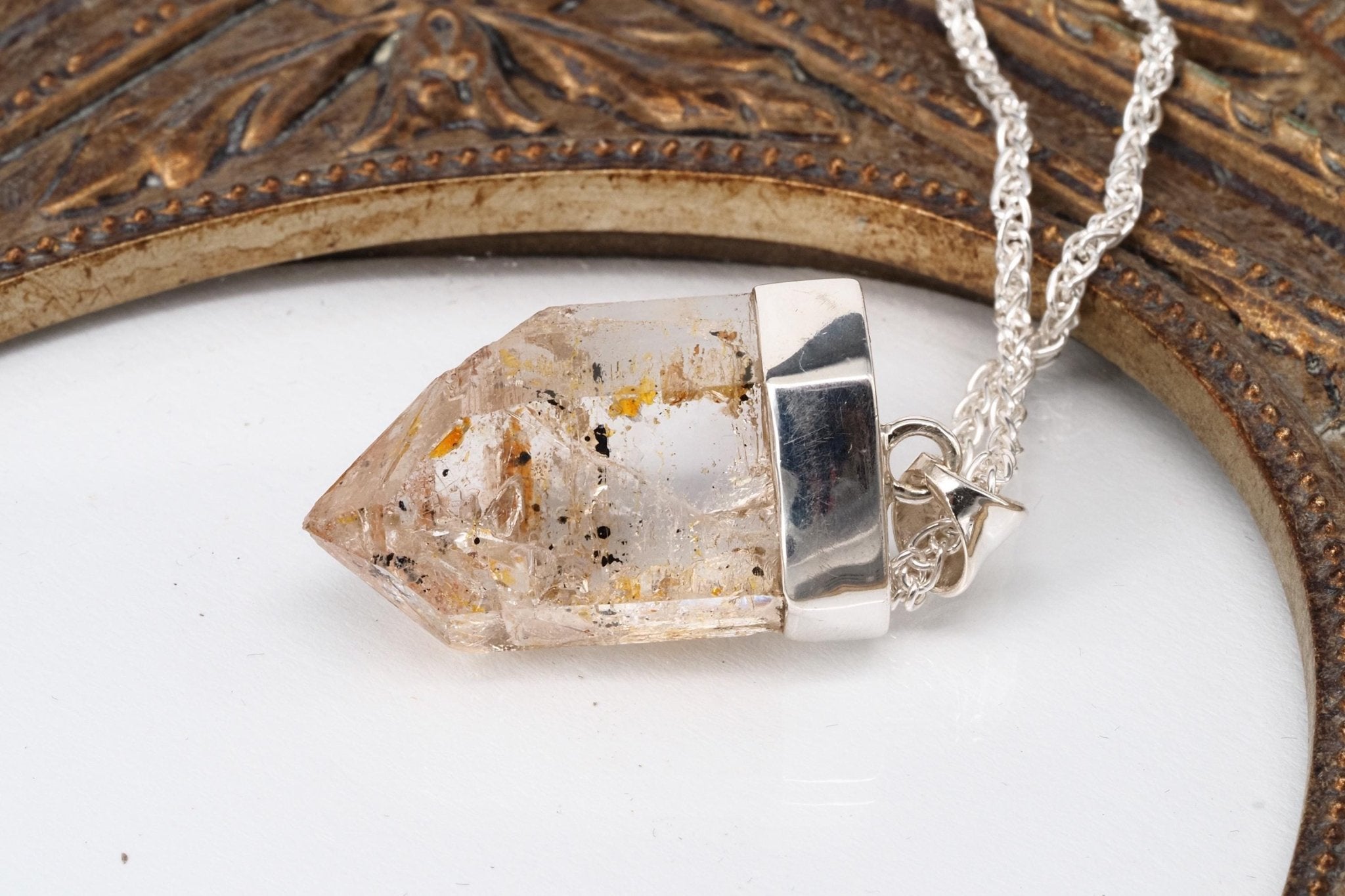 Petroleum Quarz AnhÀnger Firefly Kristall aus Madagaskar gefasst in 925 Sterling Silber UV Kristall