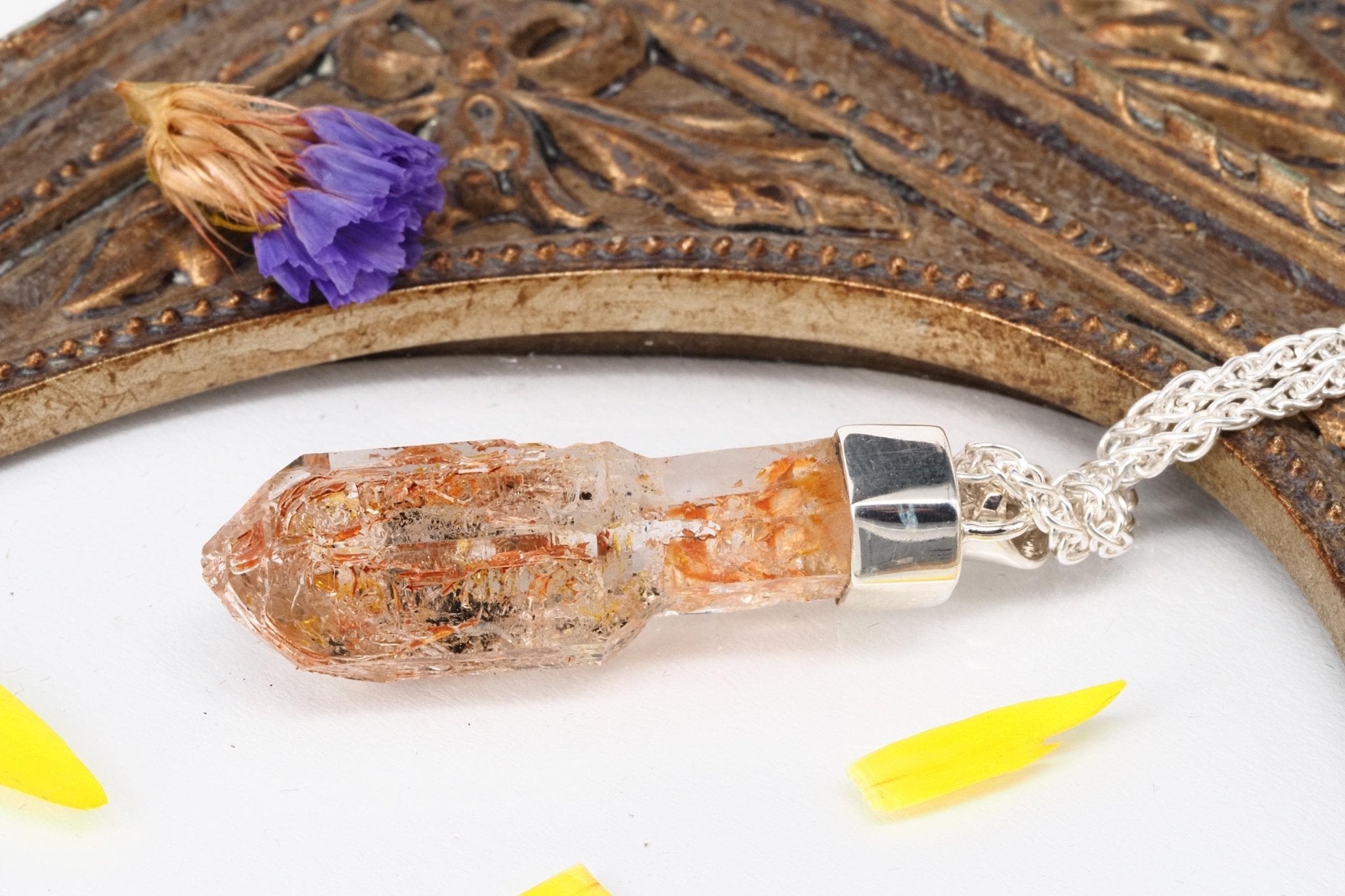 Petroleum Quarz Anhänger Firefly Kristall aus Madagaskar gefasst in 925 Sterling Silber UV Kristall Zepter