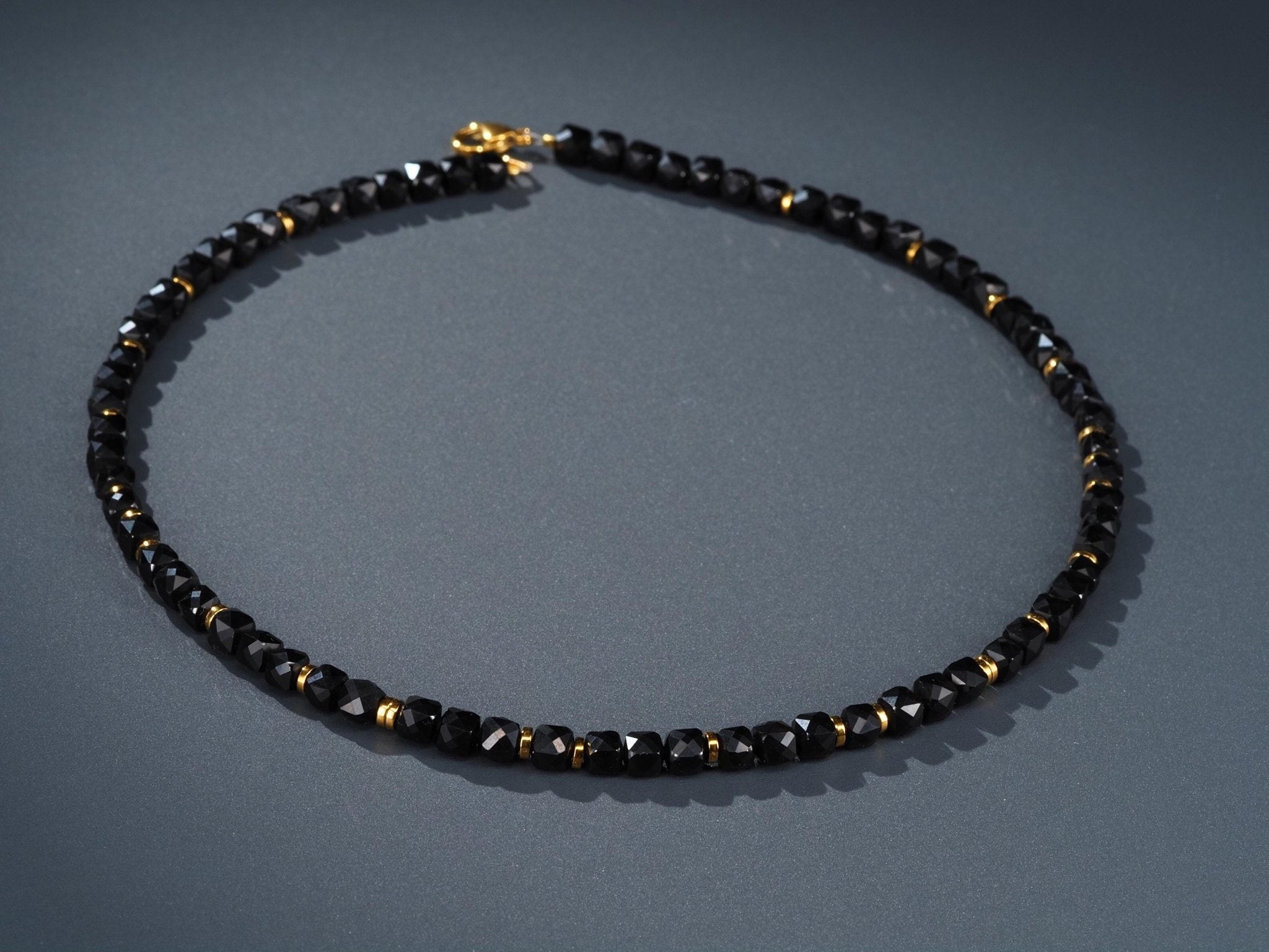 Spinell Kette 100% Natur schwarzer Edelstein in natürlicher Qualität