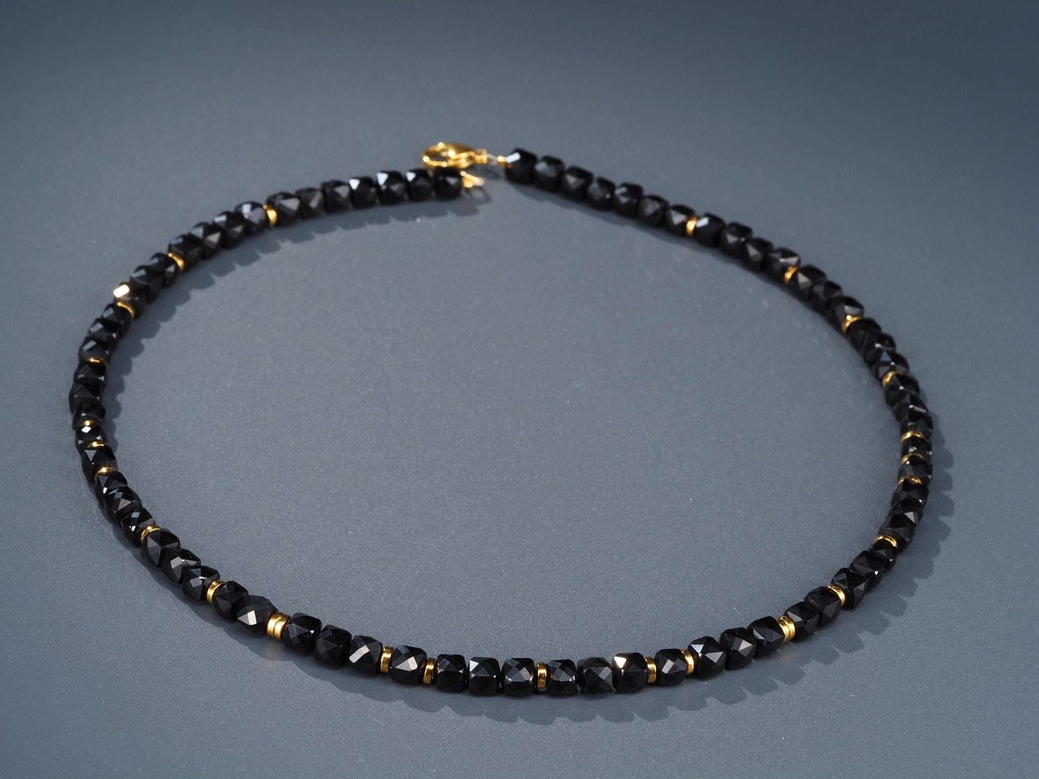 Spinell Kette 100% Natur schwarzer Edelstein in natürlicher Qualität