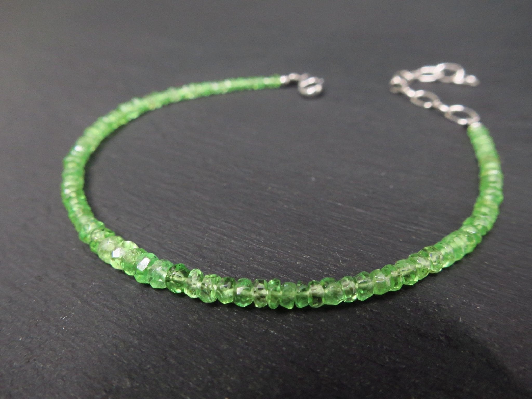 Tsavorit Armband facettiert mit 925 Silber Verschluss