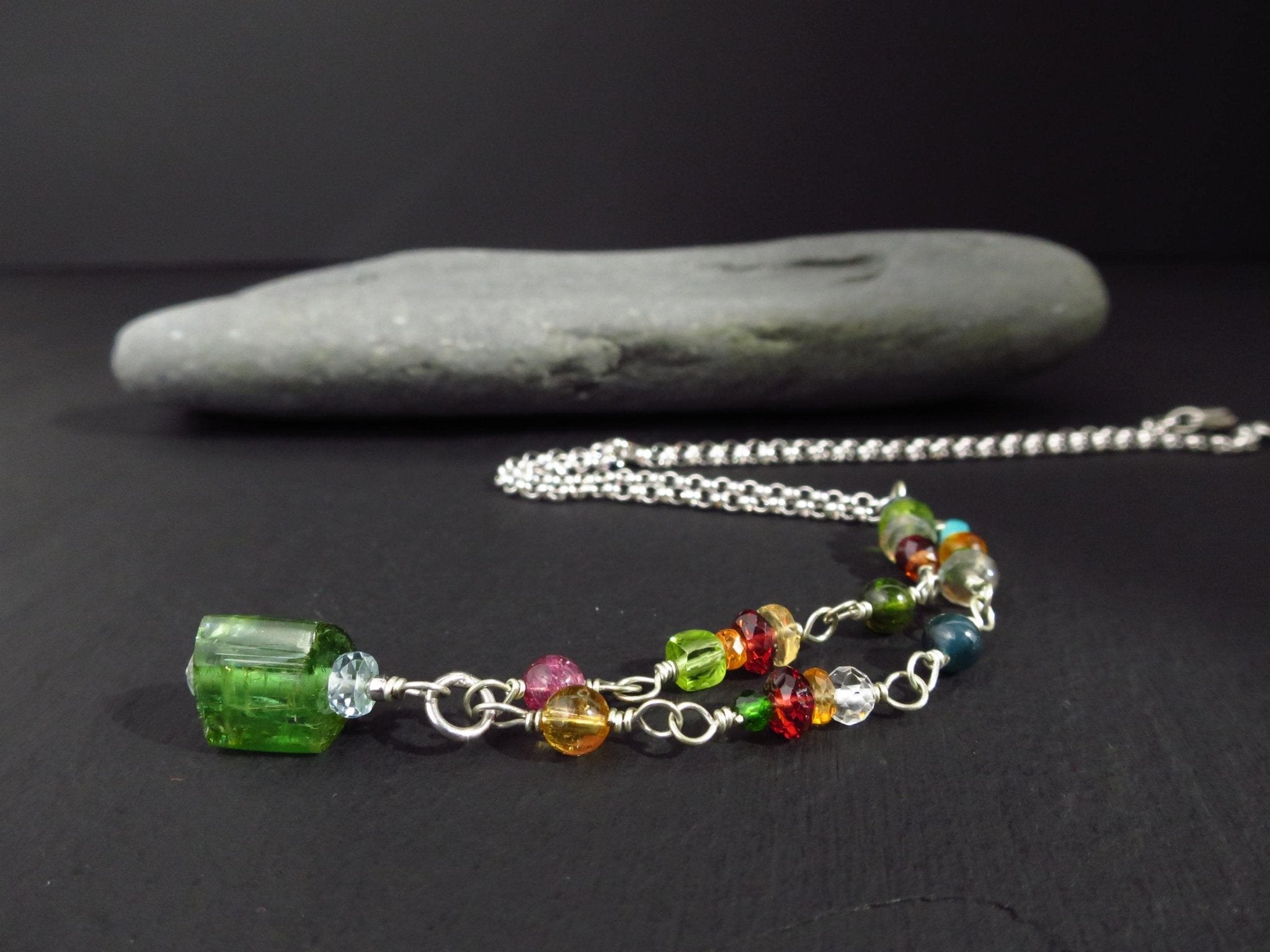Turmalin Anhänger Silber Kette grün Turmalin Spitze Rosary Silber Turmalin Kristall Anhänger Rosenkranz Silber Edelstein Bunt Kette Silber