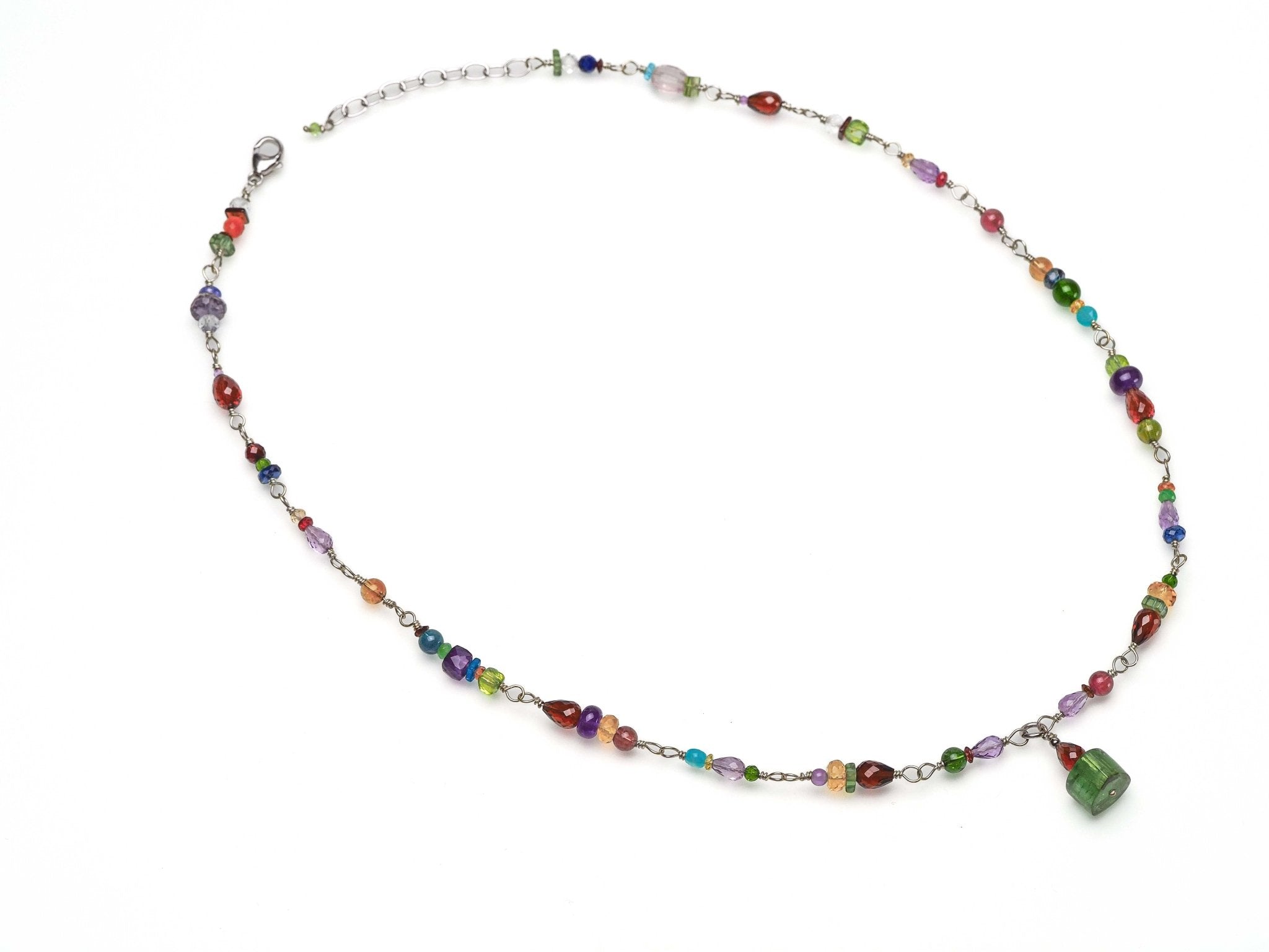 Turmalin Kette Silber – Farbenfrohe Rosenkranz Edelsteinkette mit grüner Turmalin-Spitze, handgefertigtes Einzelstück