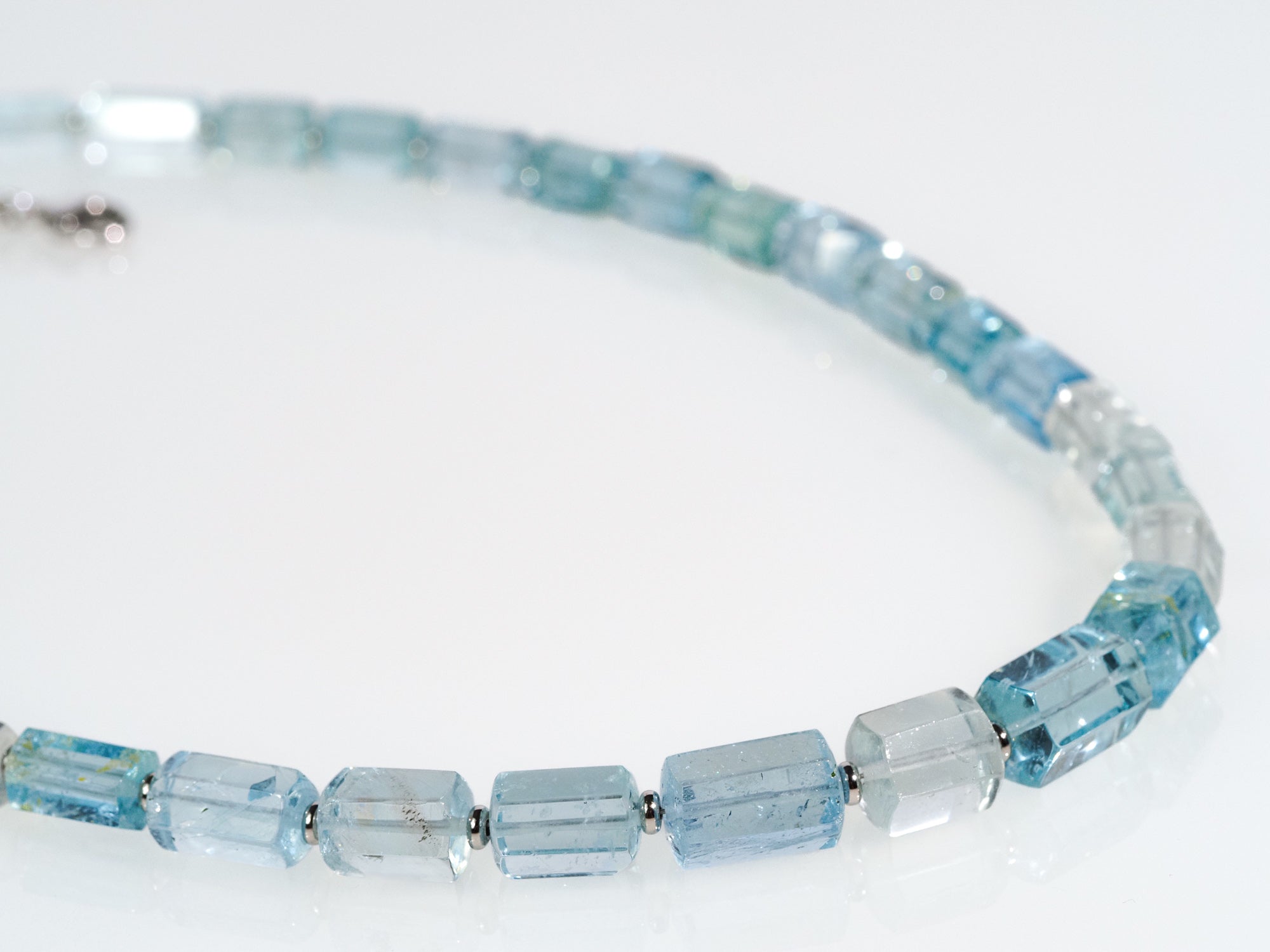 Aquamarin Kristall Kette – naturbelassen, brillant & exklusiv - elstardesign