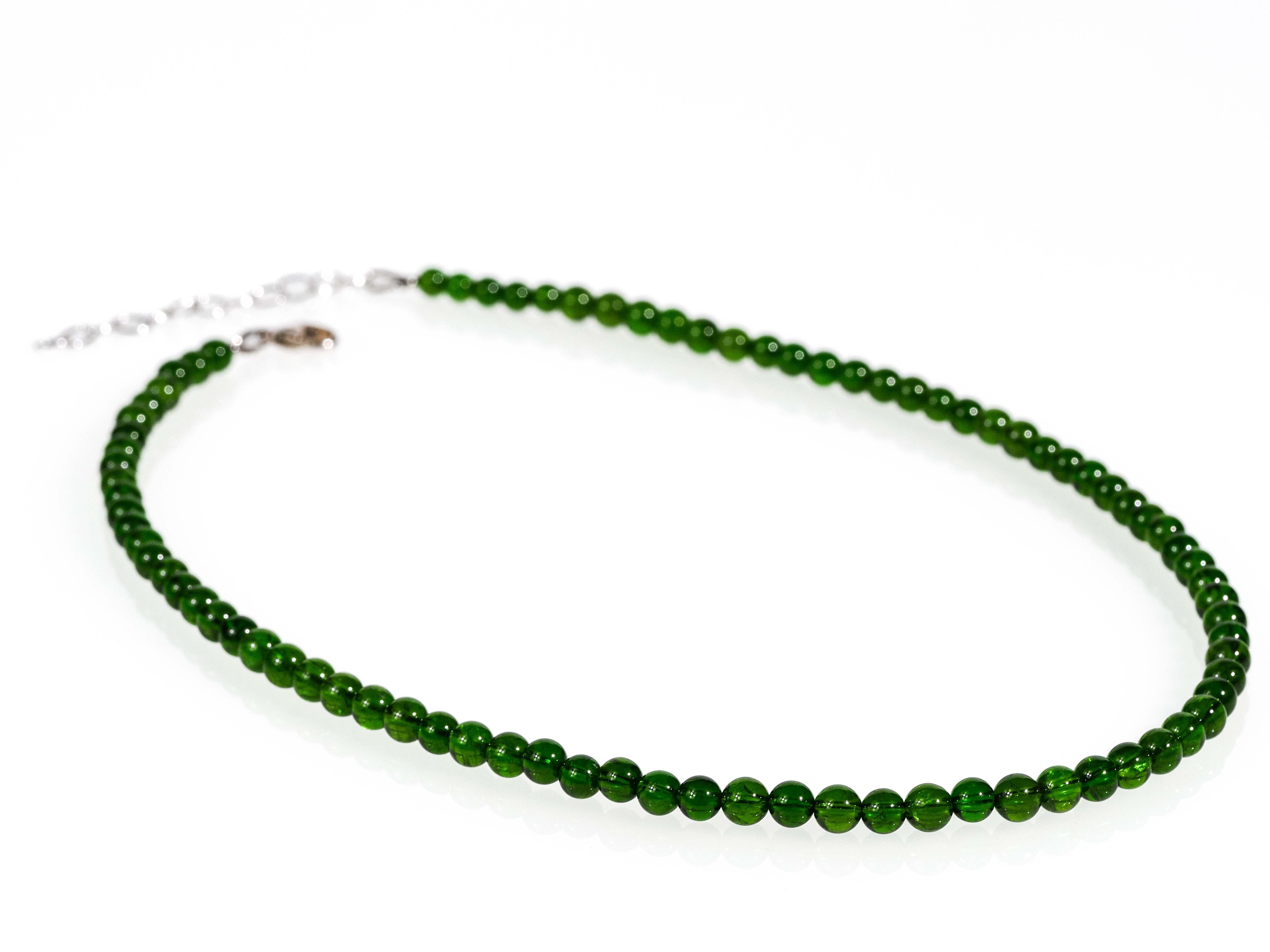 Chromdiopsid Kette: Eine strahlend grüne Edelsteinkette - elstardesign
