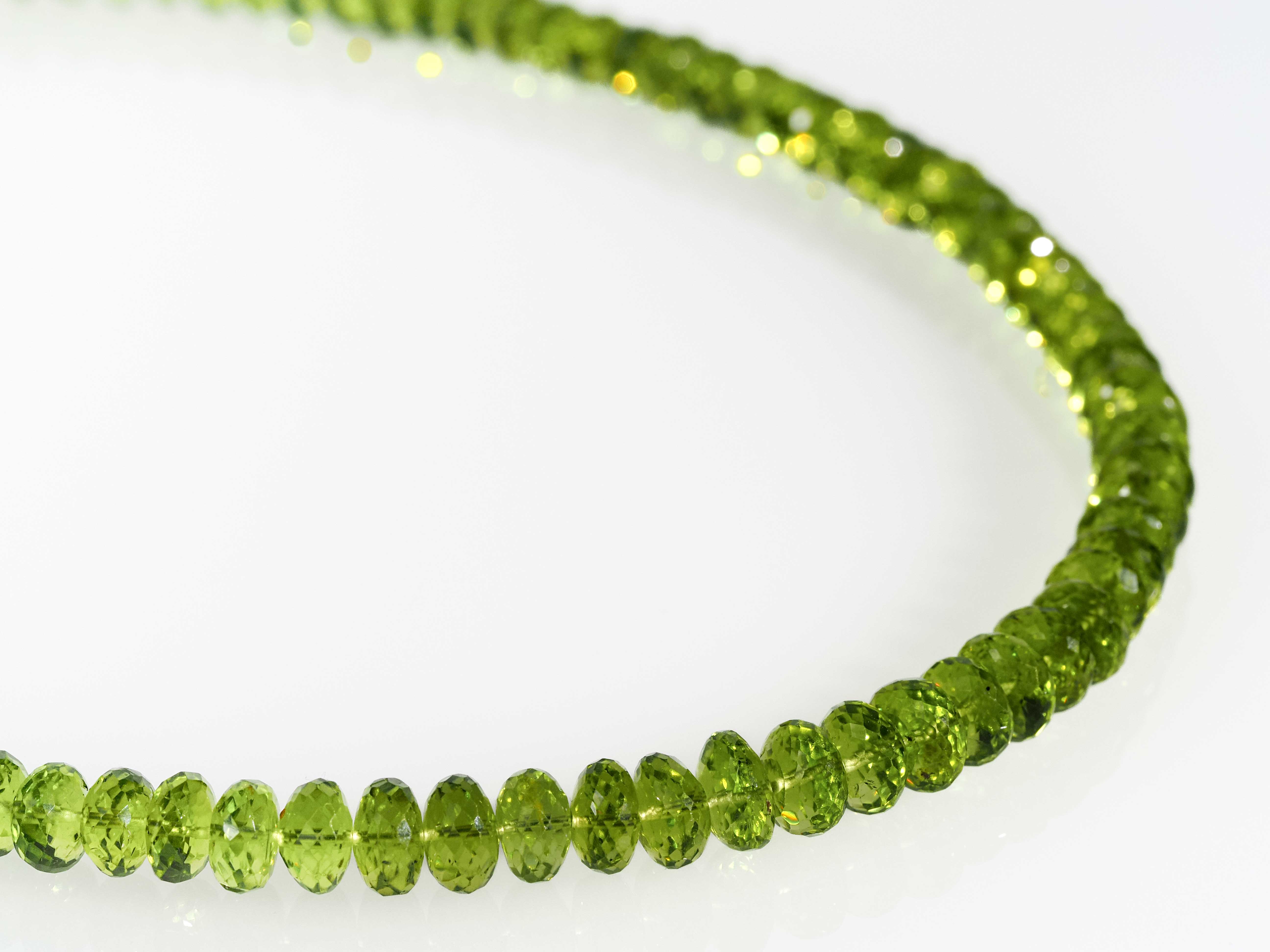 Peridot Kette in seltener Größe & Qualität