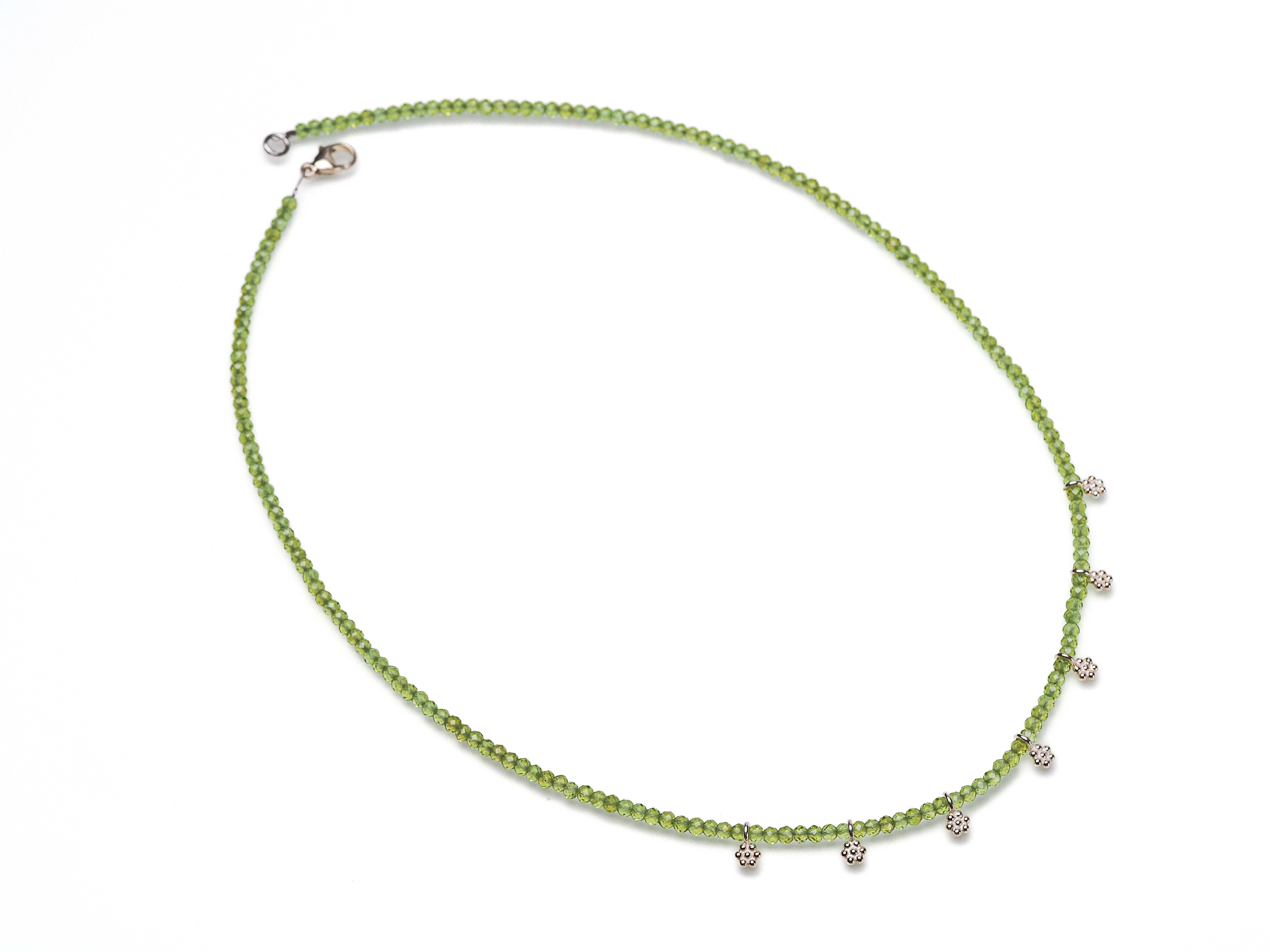 Peridot necklace green gemstone necklace 49cm flowers silver
